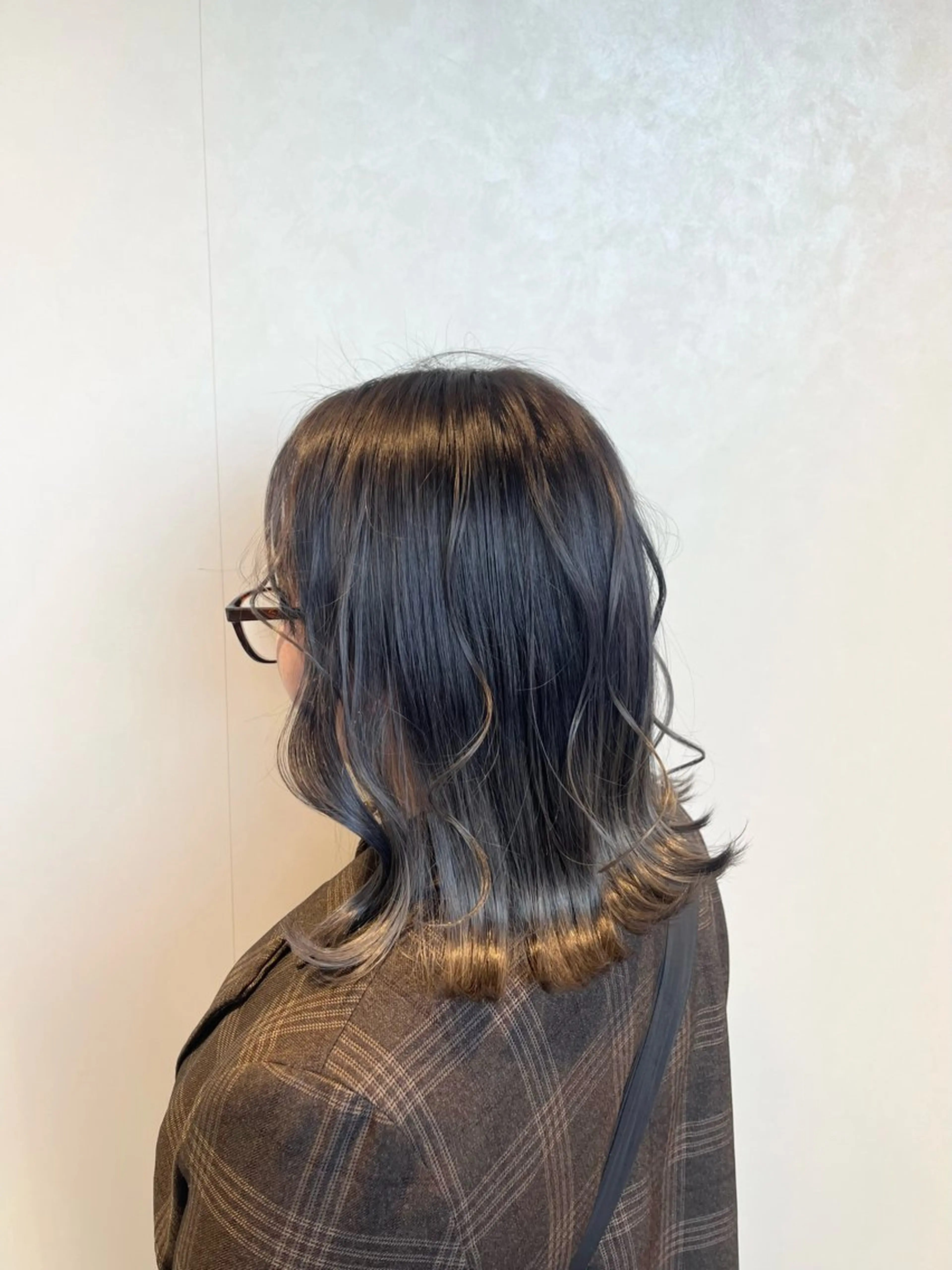 ミディアム アッシュ アッシュグレー 大宮レイヤーカット× 透明感カラー　rioのヘアスタイル