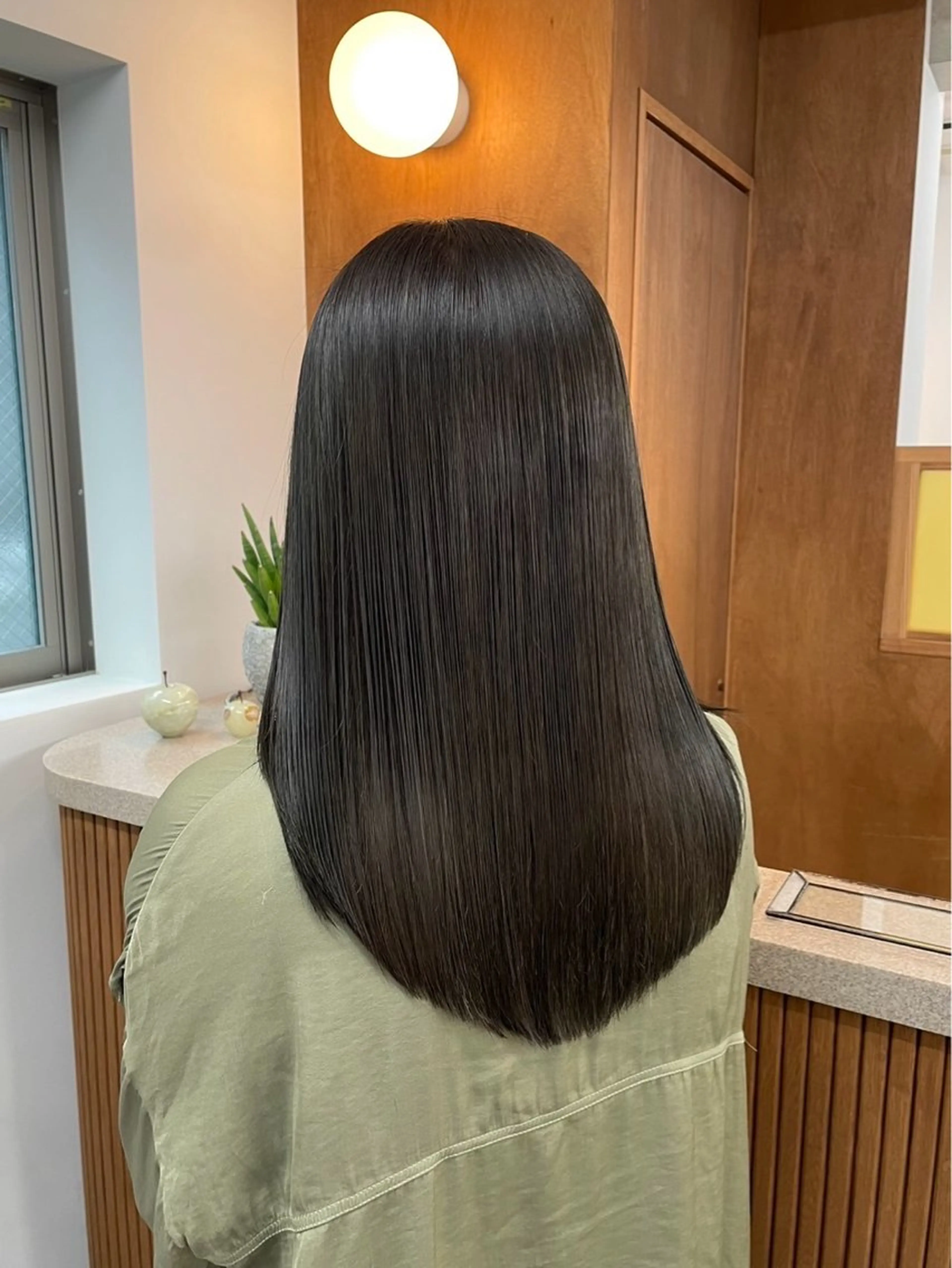 ミディアム カラー ベージュカラー オリーブベージュ 髪質改善 トリートメント カット ヘアカラー トリートメント 透明感・艶カラー/ 坂田友梨奈のヘアスタイル