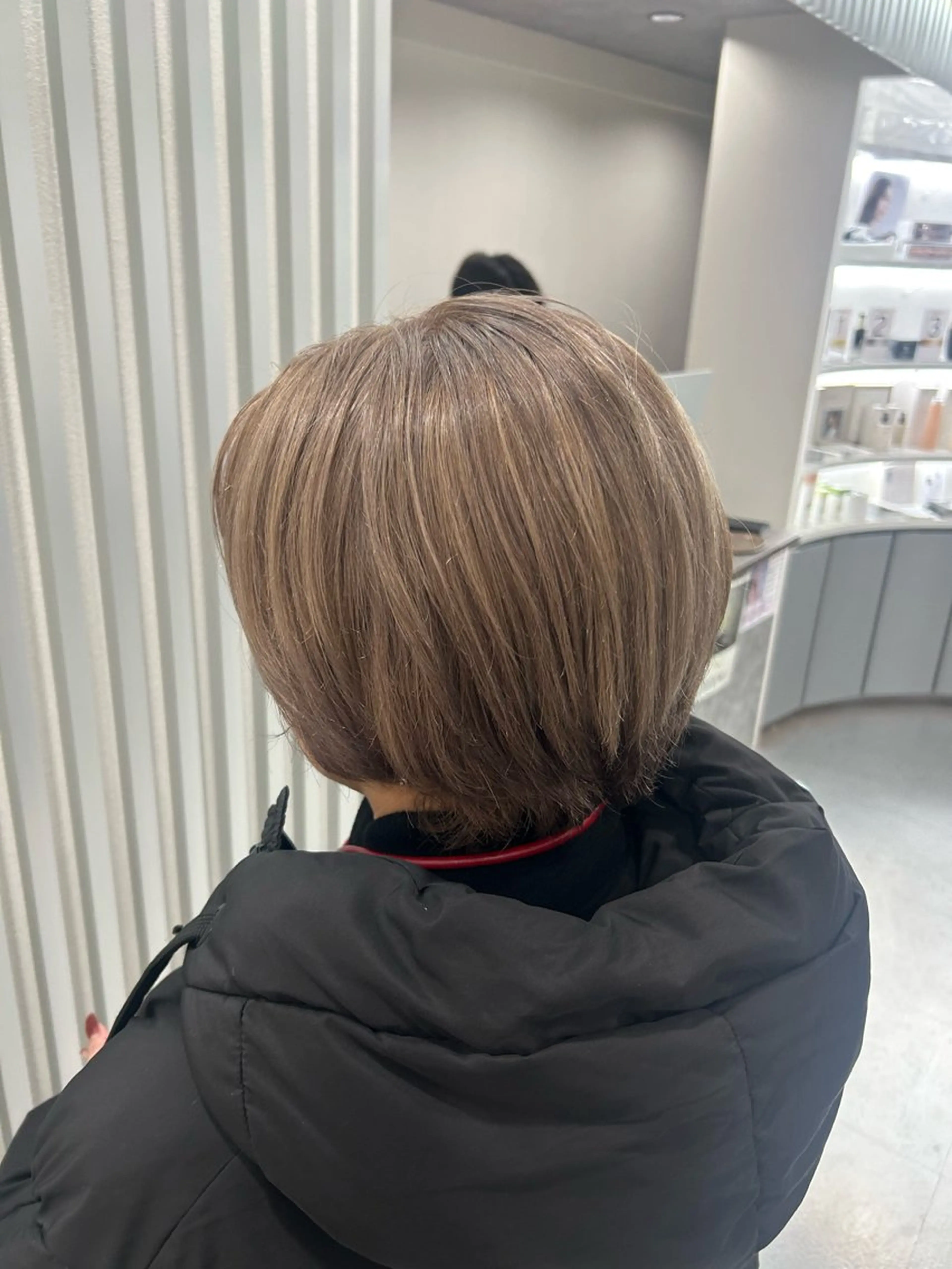 ショート ヘアカラー あやめ🪽 オリーブ/ハイトーンのヘアスタイル