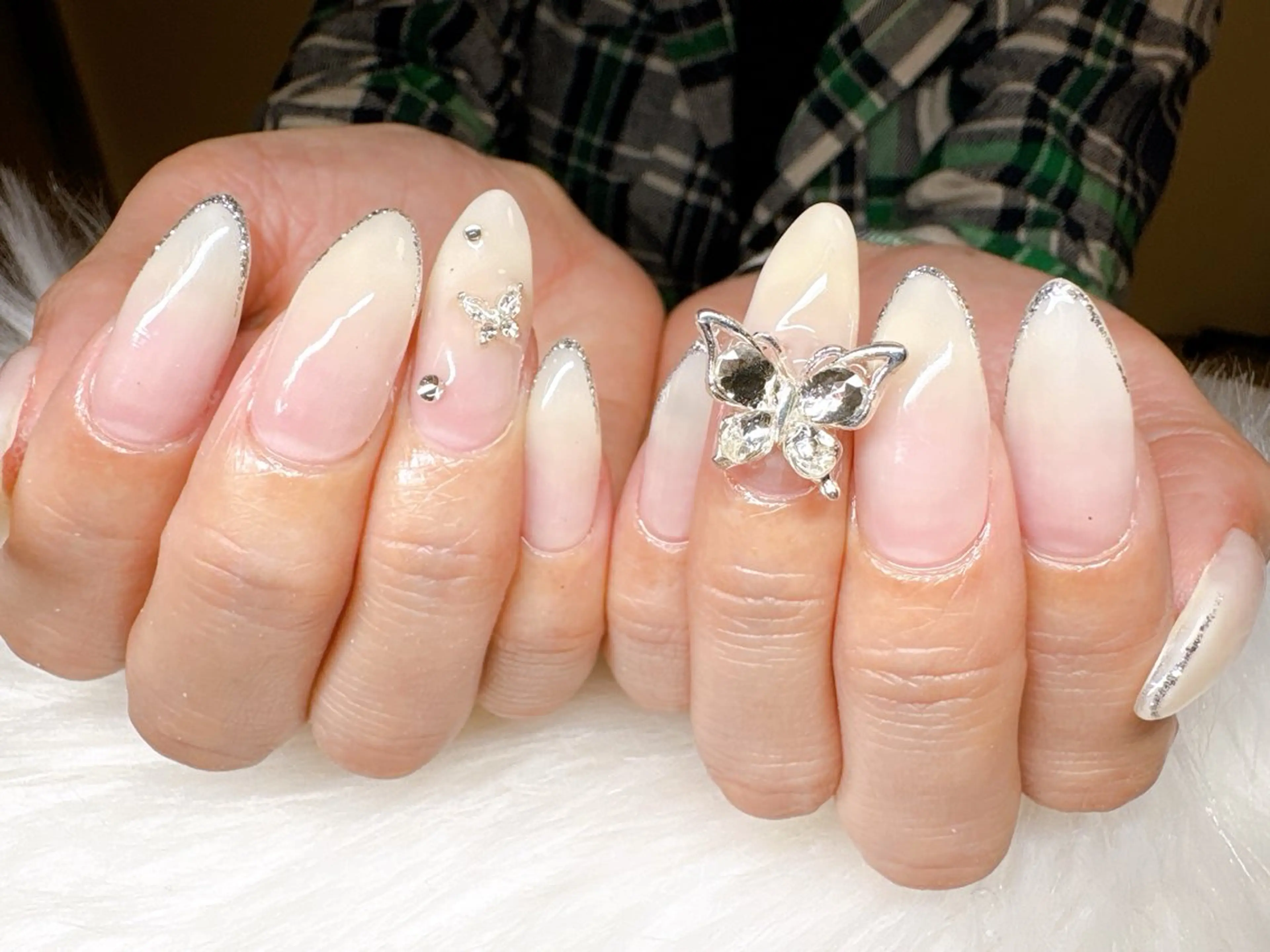 ネイル ECLAT エクラ所属・寺山 千鶴のネイルデザイン