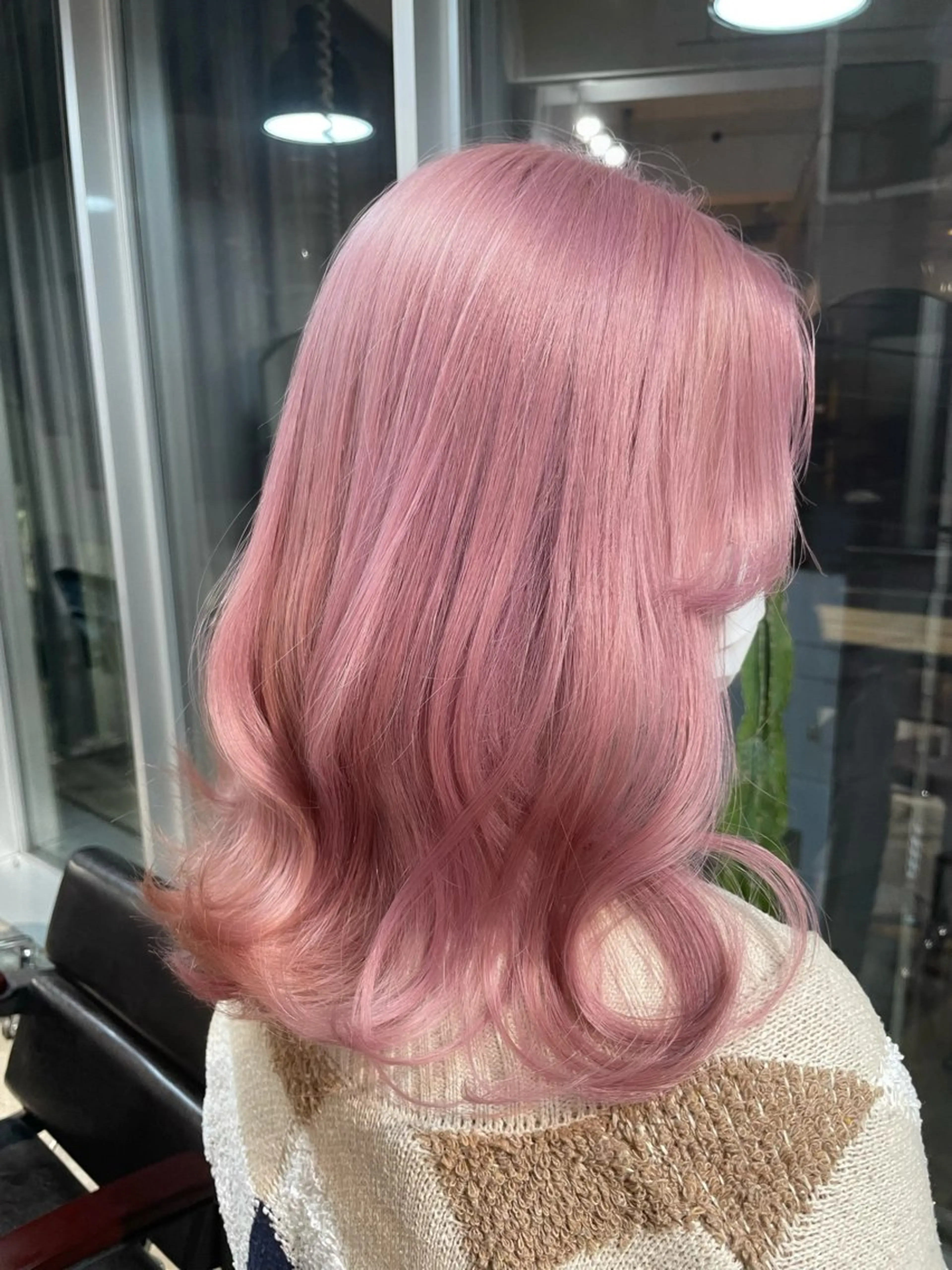 セミロング カラー ヘアアレンジ 🎀ハイトーン・艶 カラー HANA🎀のヘアスタイル