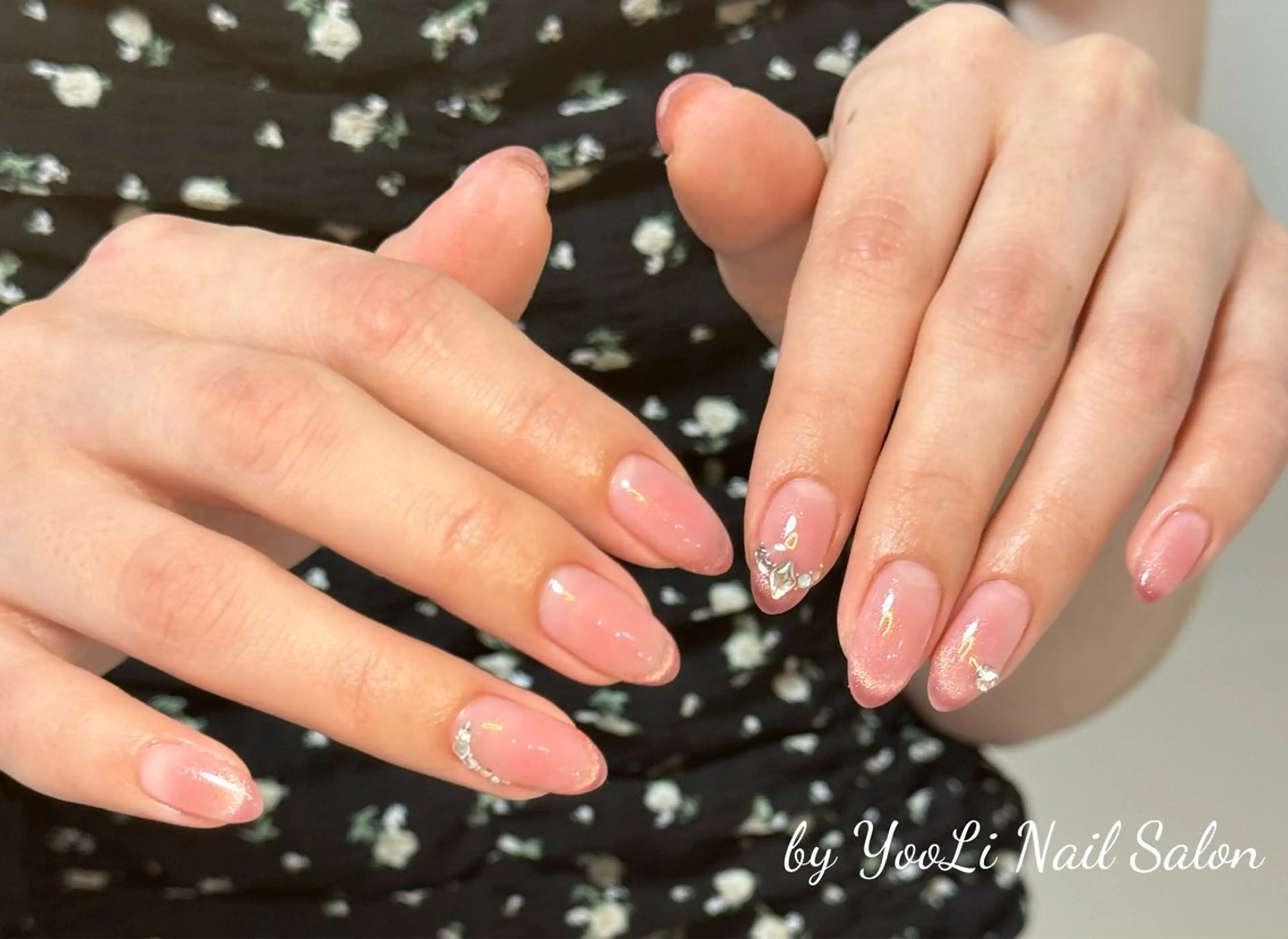 ネイル アートネイル オーロラネイル チークネイル フレンチネイル ガラスフレンチ ハンドネイル 🎀🎀YooLi Nail Salonのネイルデザイン
