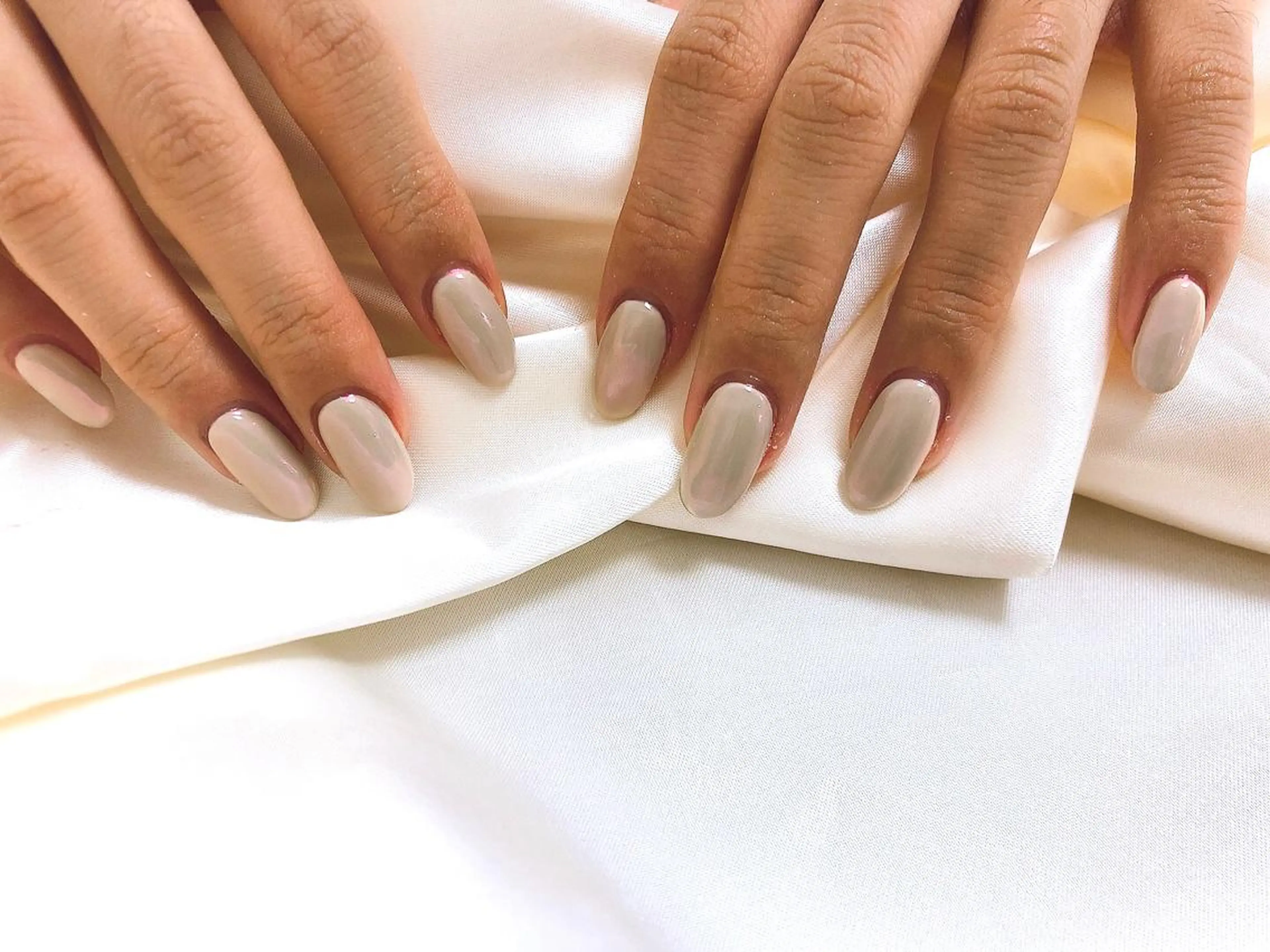 ネイル オーロラネイル ワンカラーネイル ピンク ハンドネイル mogunail &blowのネイルデザイン