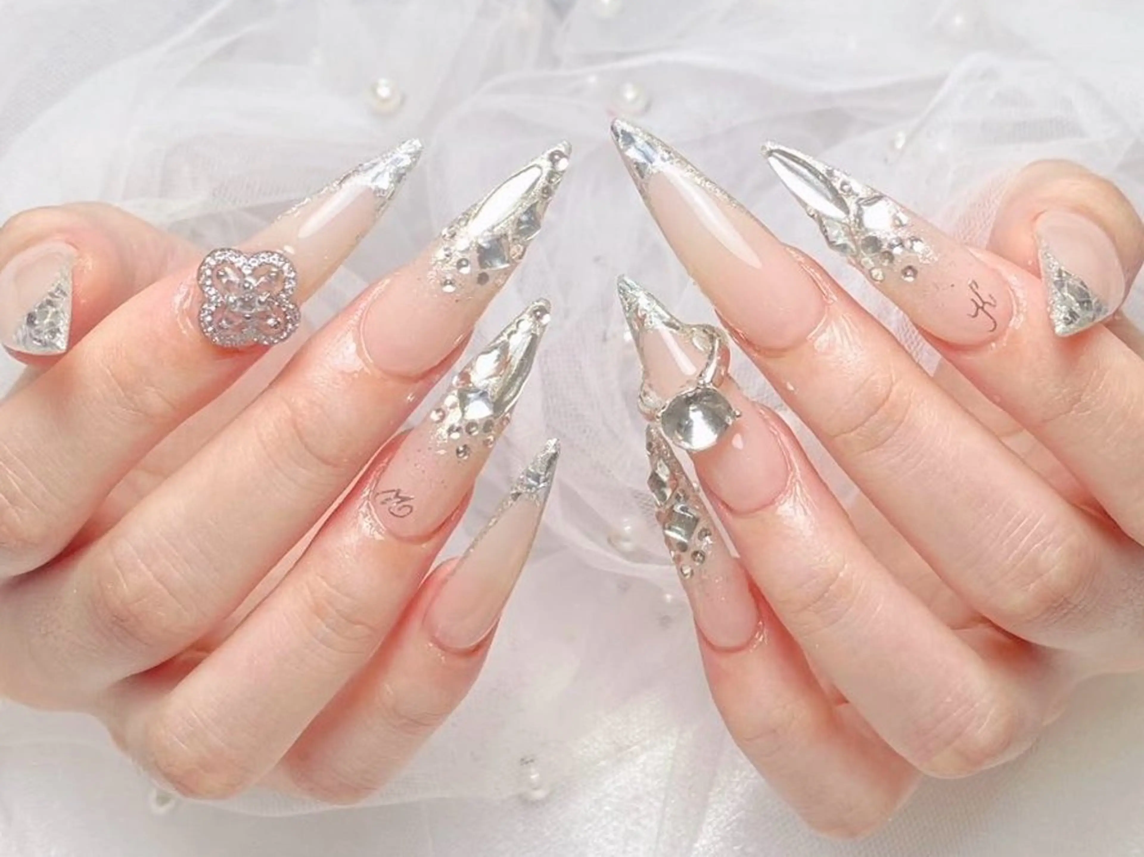 ネイル フレンチネイル ジェルネイル ハート 韓国ネイル マグネットネイル ハンドネイル ネイルサロン lotusのネイルデザイン