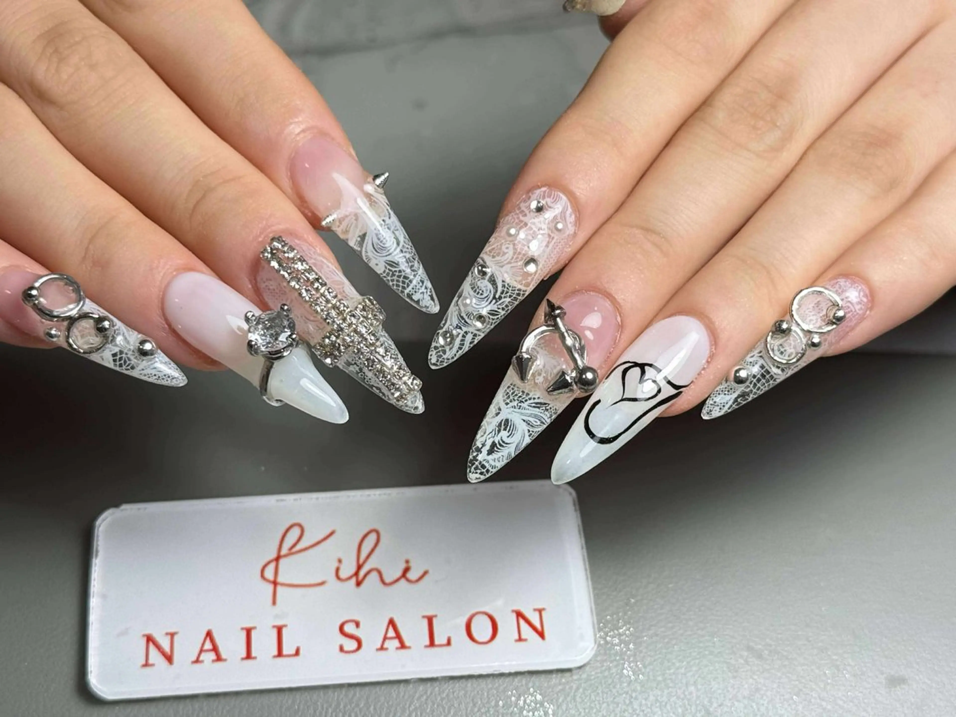 ネイル アートネイル フレンチネイル ジェルネイル グラデーション 韓国ネイル ハンドネイル 💕鈴木ユリ パラジェル/オフ無料のネイルデザイン