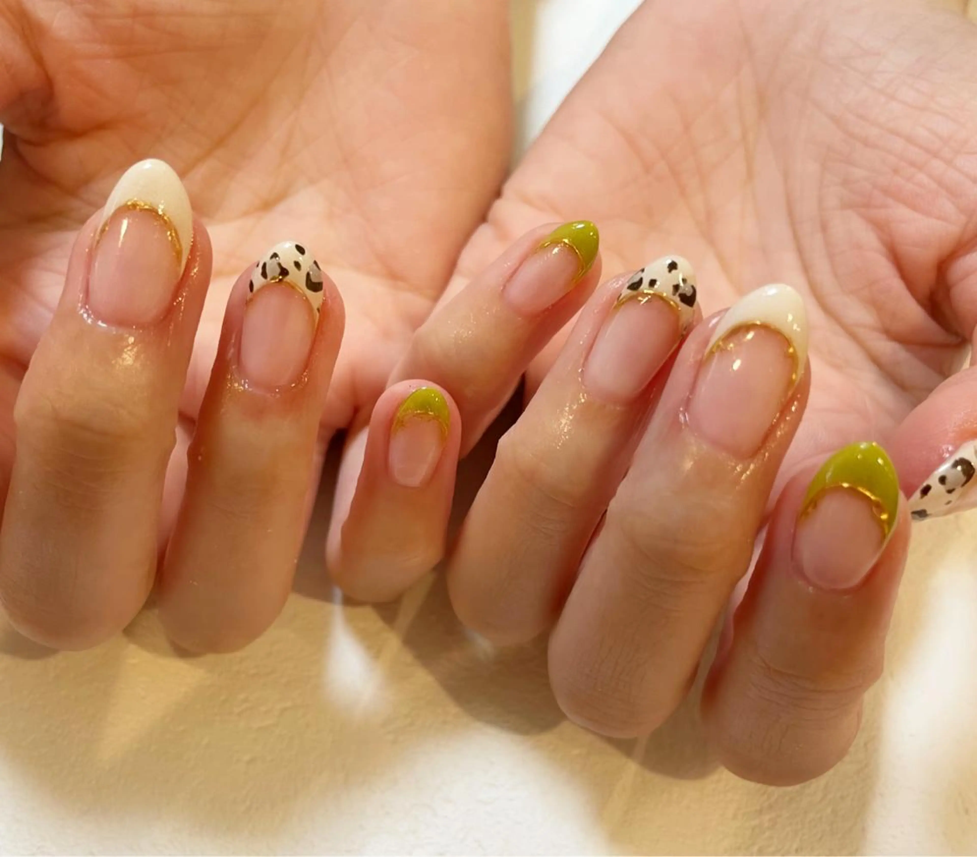 ミディアム ネイル アニマル柄 フレンチネイル ayane Re:st〔リスト〕のネイルデザイン