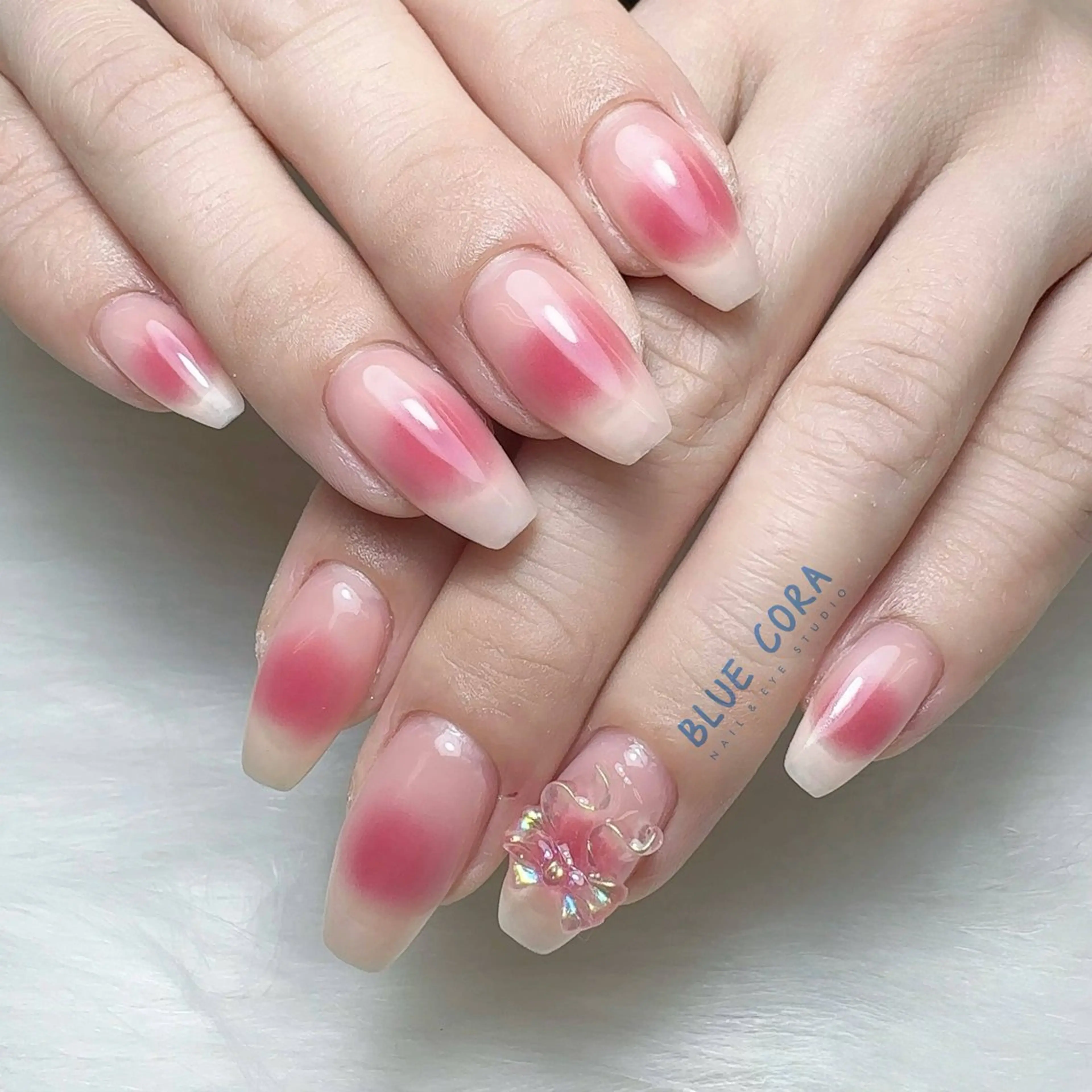 ネイル ハンドネイル ハンドケア BLUE CORAのネイルデザイン