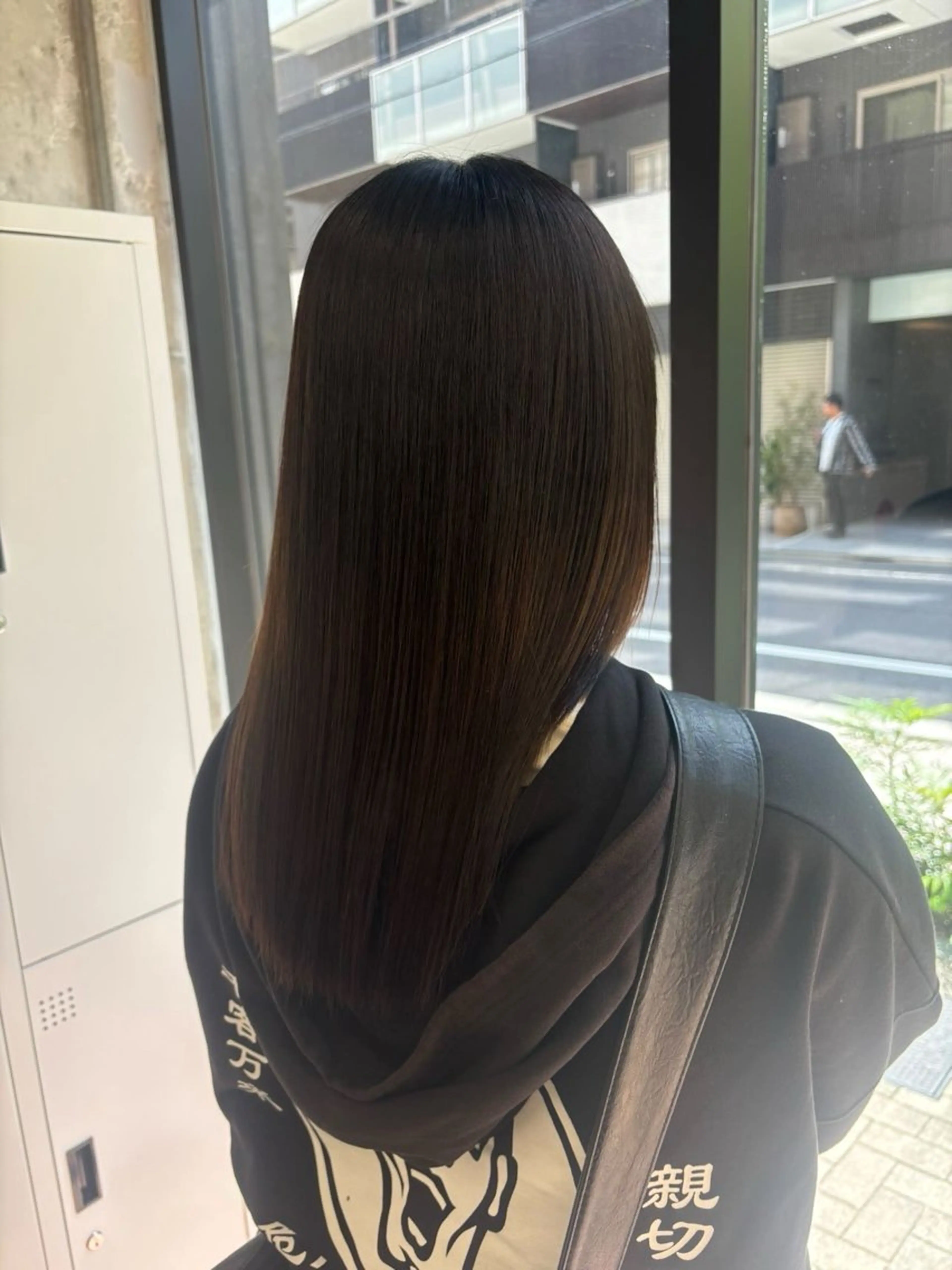 セミロング カラー maika/ブリーチ なしの透け感カラーのヘアスタイル