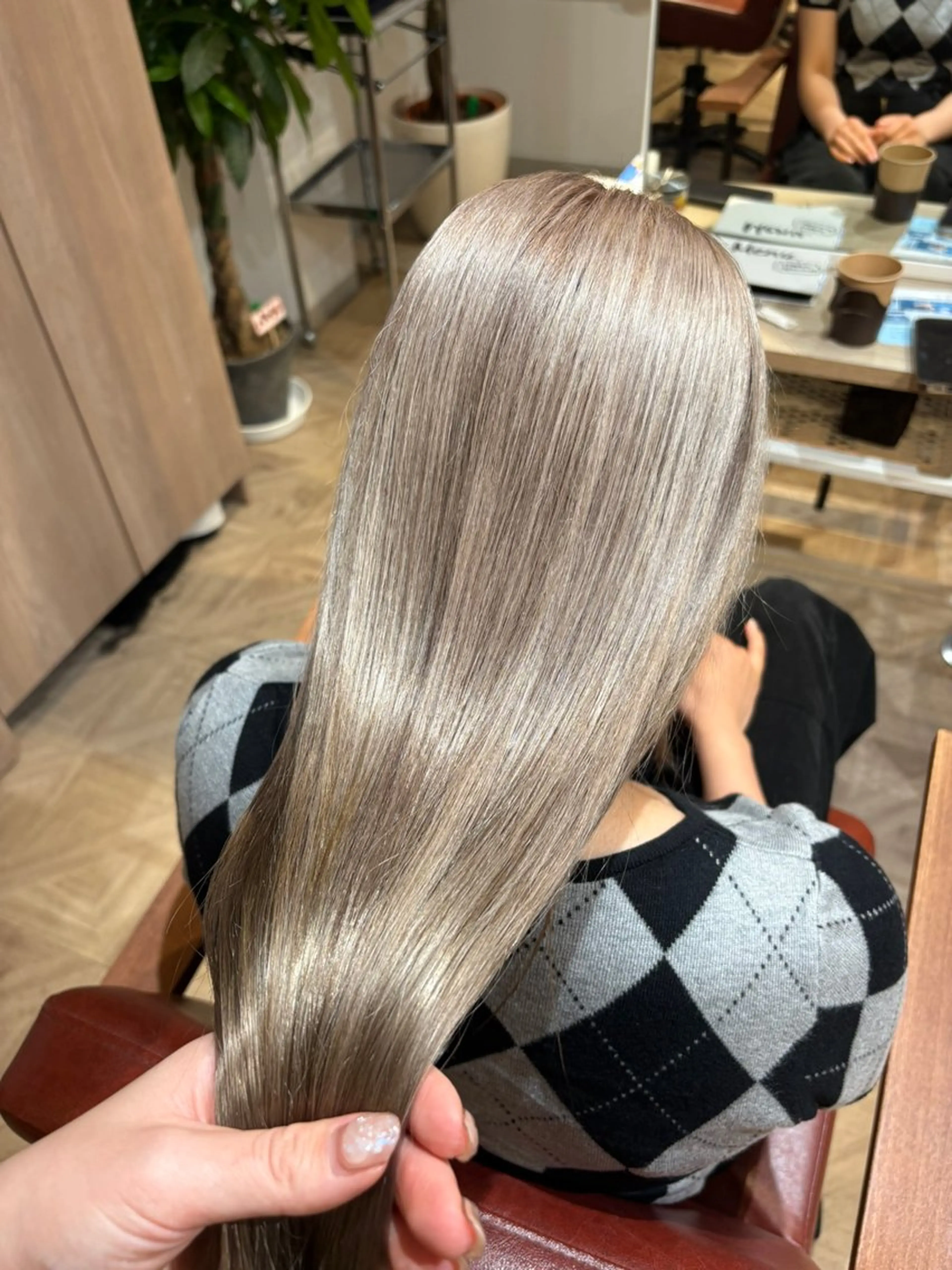 ロング カラー 檜山 知可子のヘアスタイル