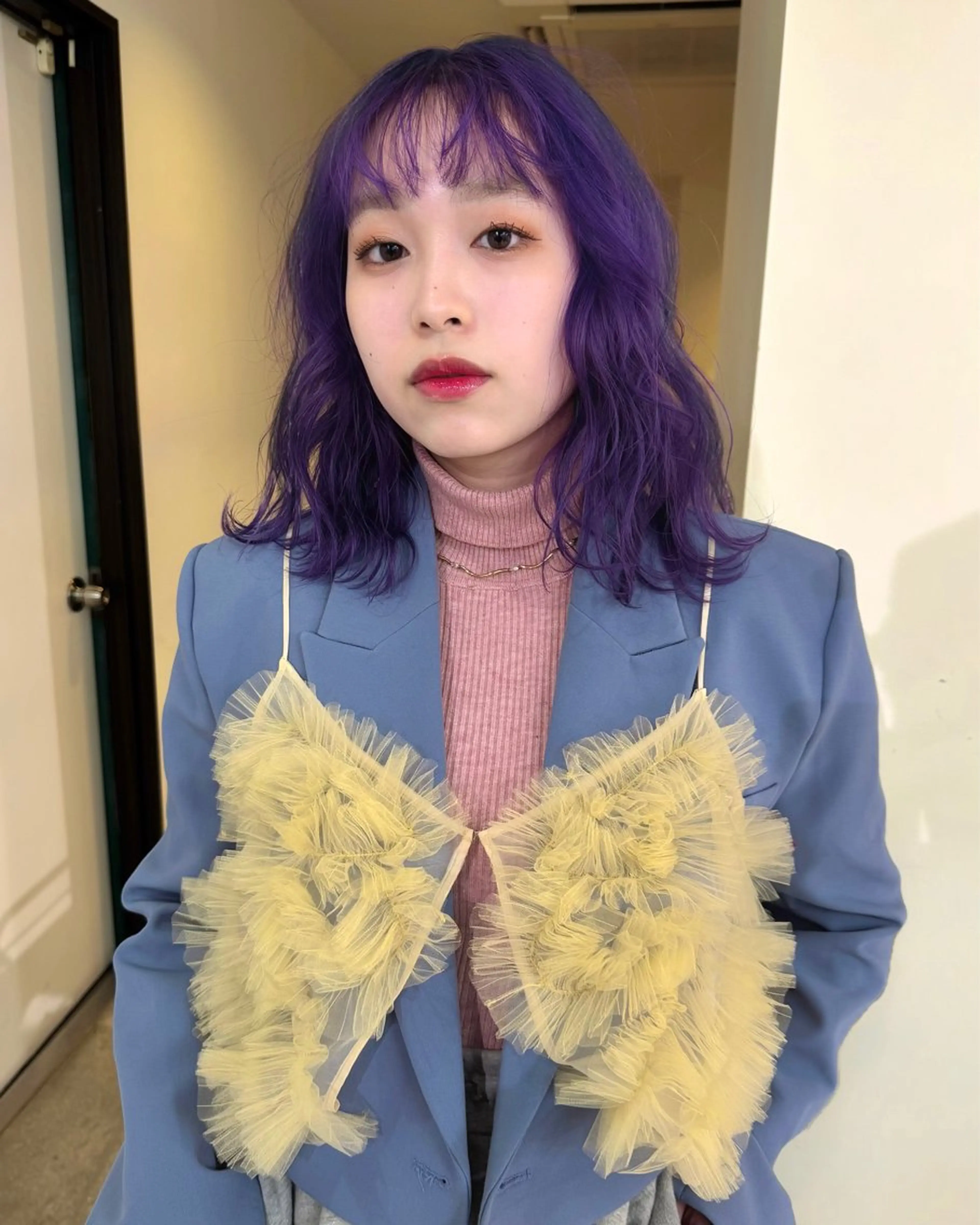 ミディアム カラー ブリーチ パープルカラー ヘアカラー トリートメント RAIMA ケアハイトーンのヘアスタイル