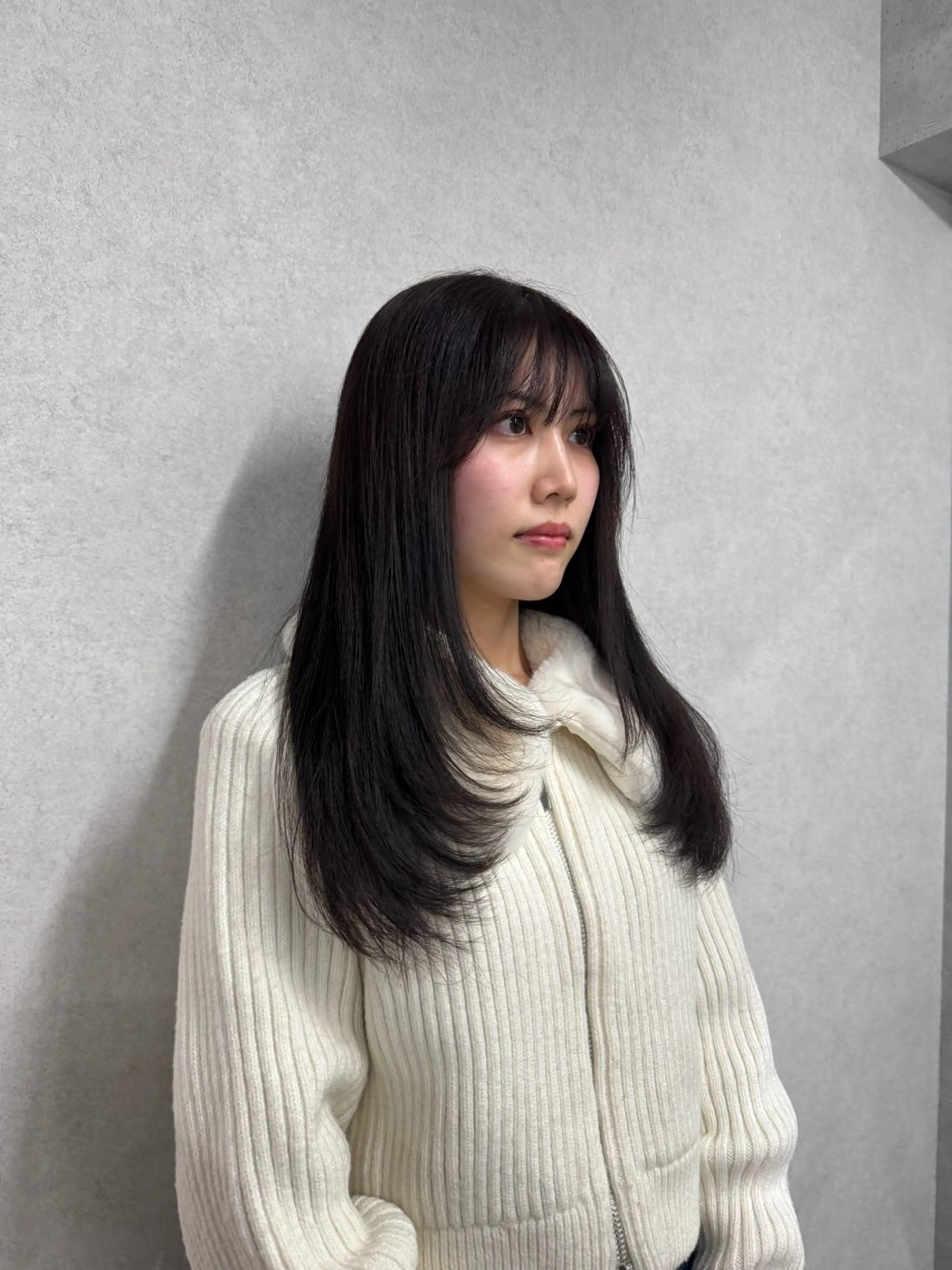 ロング カラー アッシュ アッシュブラウン ブラウンカラー パープルカラー レイヤーカット anon Loemのヘアスタイル