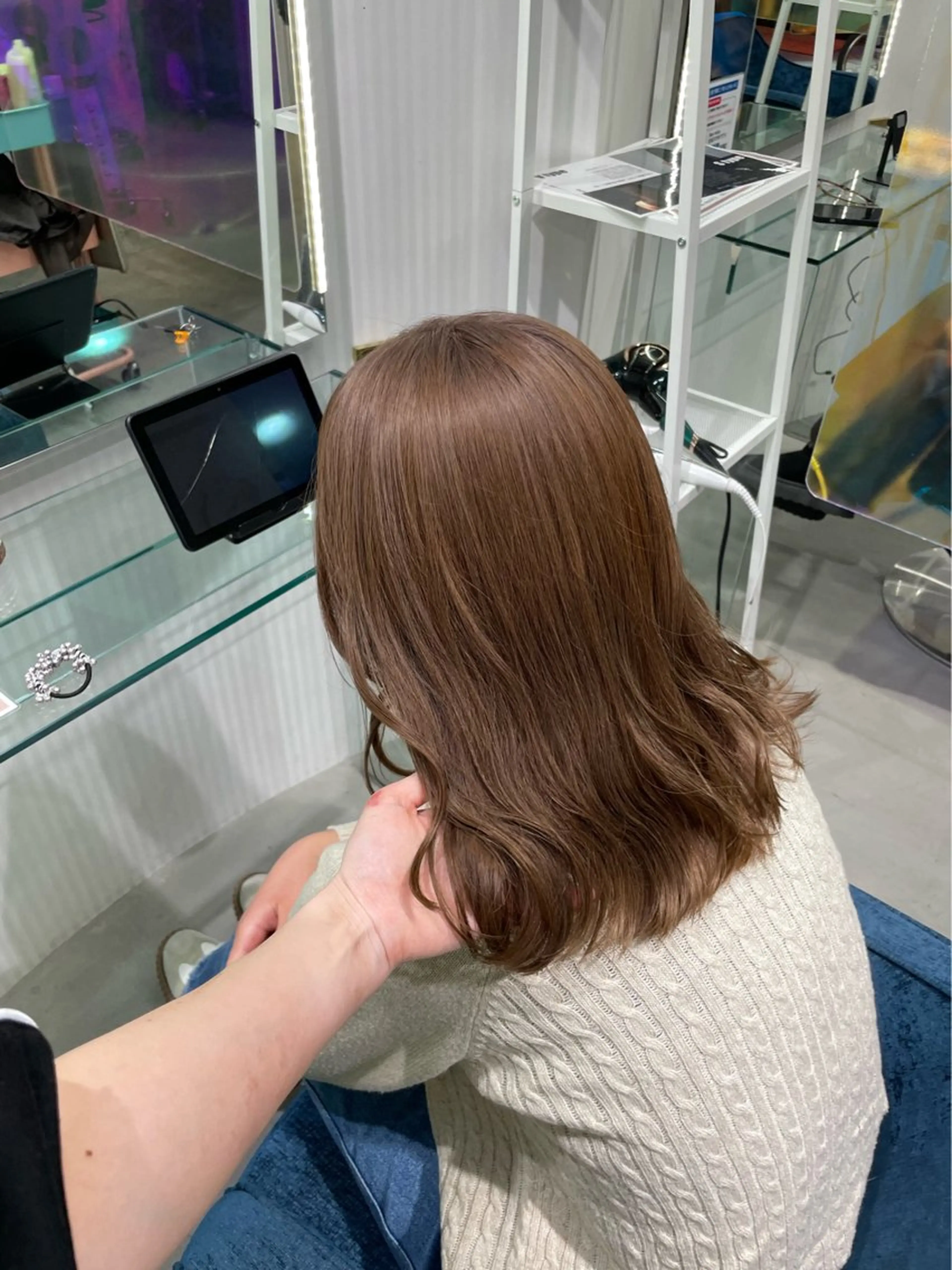 ミディアム カラー ブラウンカラー ミルクティーブラウン ヘアカラー 安井まゆ _Box mico.のヘアスタイル