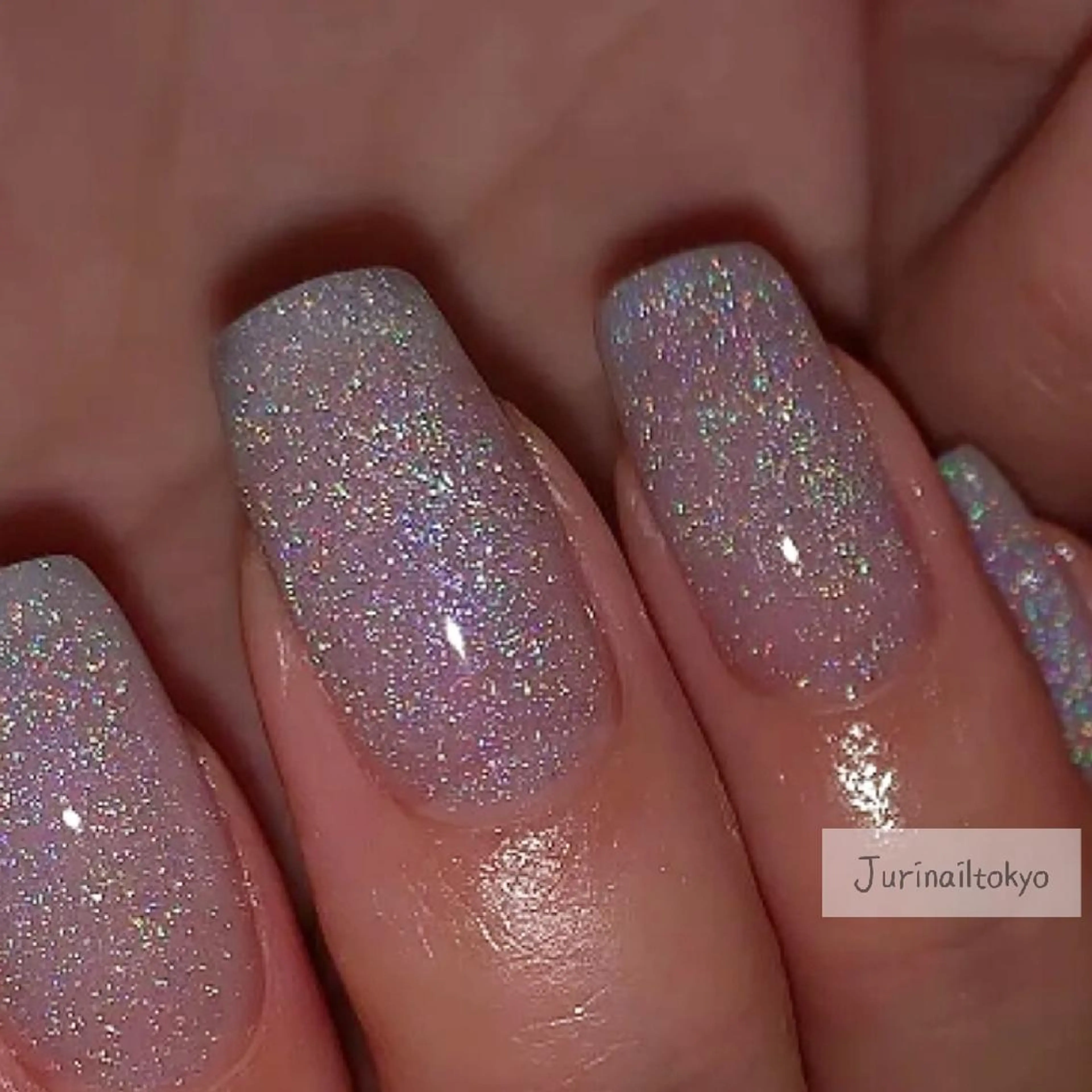 ✔️キラキラ可愛い！ユニコーンマグネットネイル、フラッシュネイルの写真