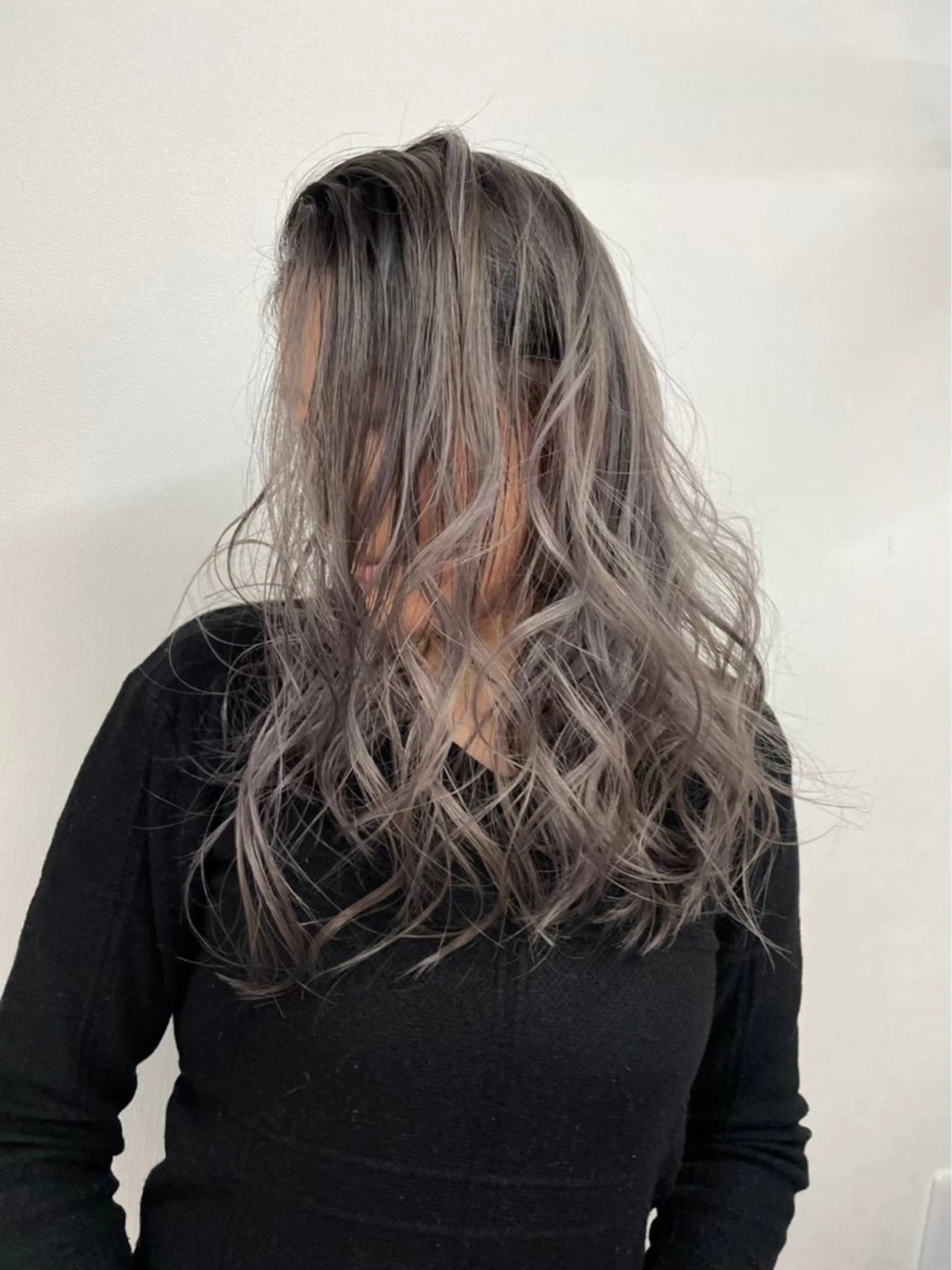 ロング レイヤーカット 髪質改善・ハイトーン 🌈SENAのヘアスタイル