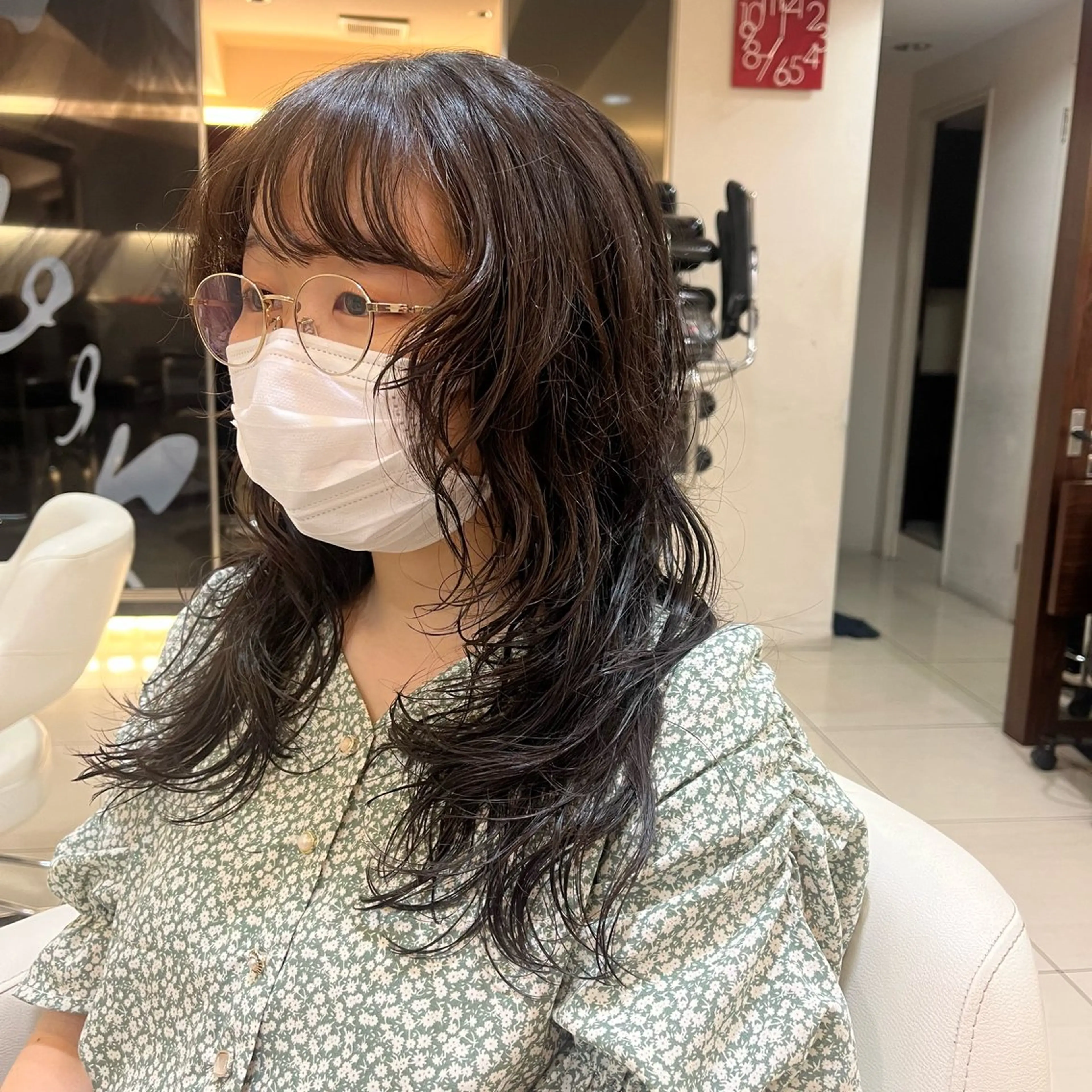 ロング パーマ レイヤーカット ロング 透明感カラー/ くびれヘア/館岡俊平のヘアスタイル