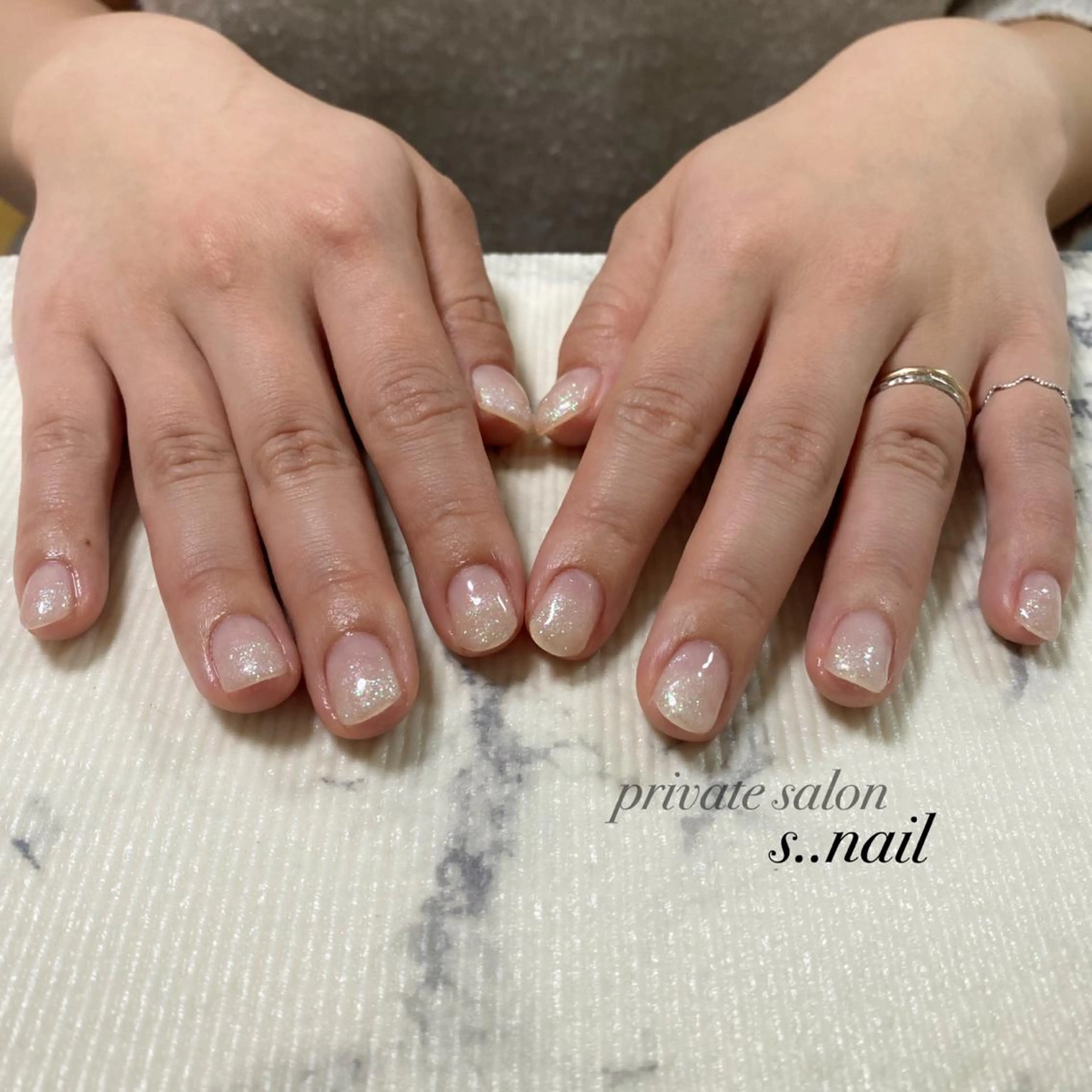 ネイル グラデーション ラメ(グリッター) ホワイト ハンドネイル フットネイル s..nail / MORITAのネイルデザイン