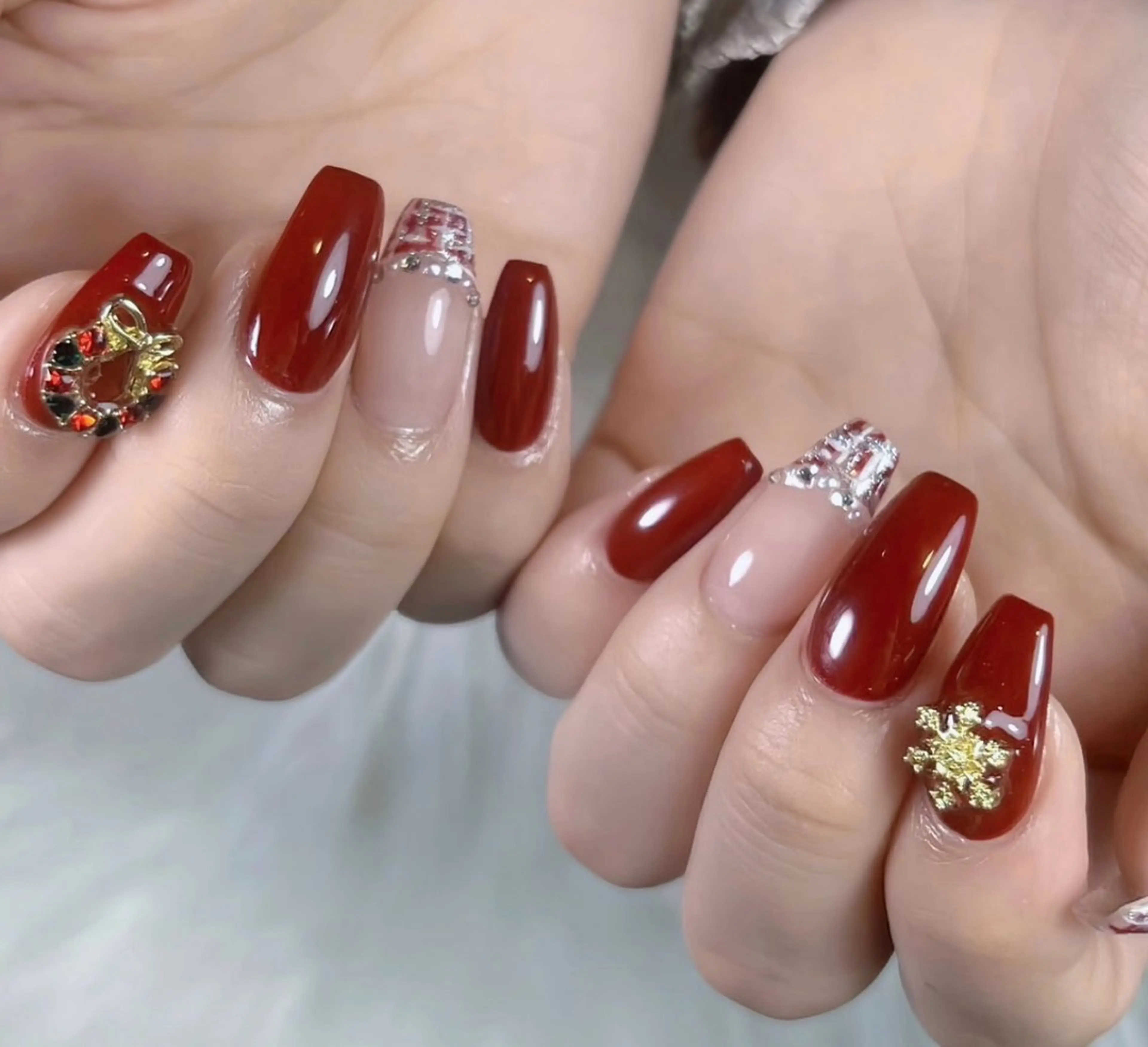 ネイル フレンチネイル ジェルネイル ガラスフレンチ キラキラネイル ロングネイル ハンドネイル Queeens nailのネイルデザイン