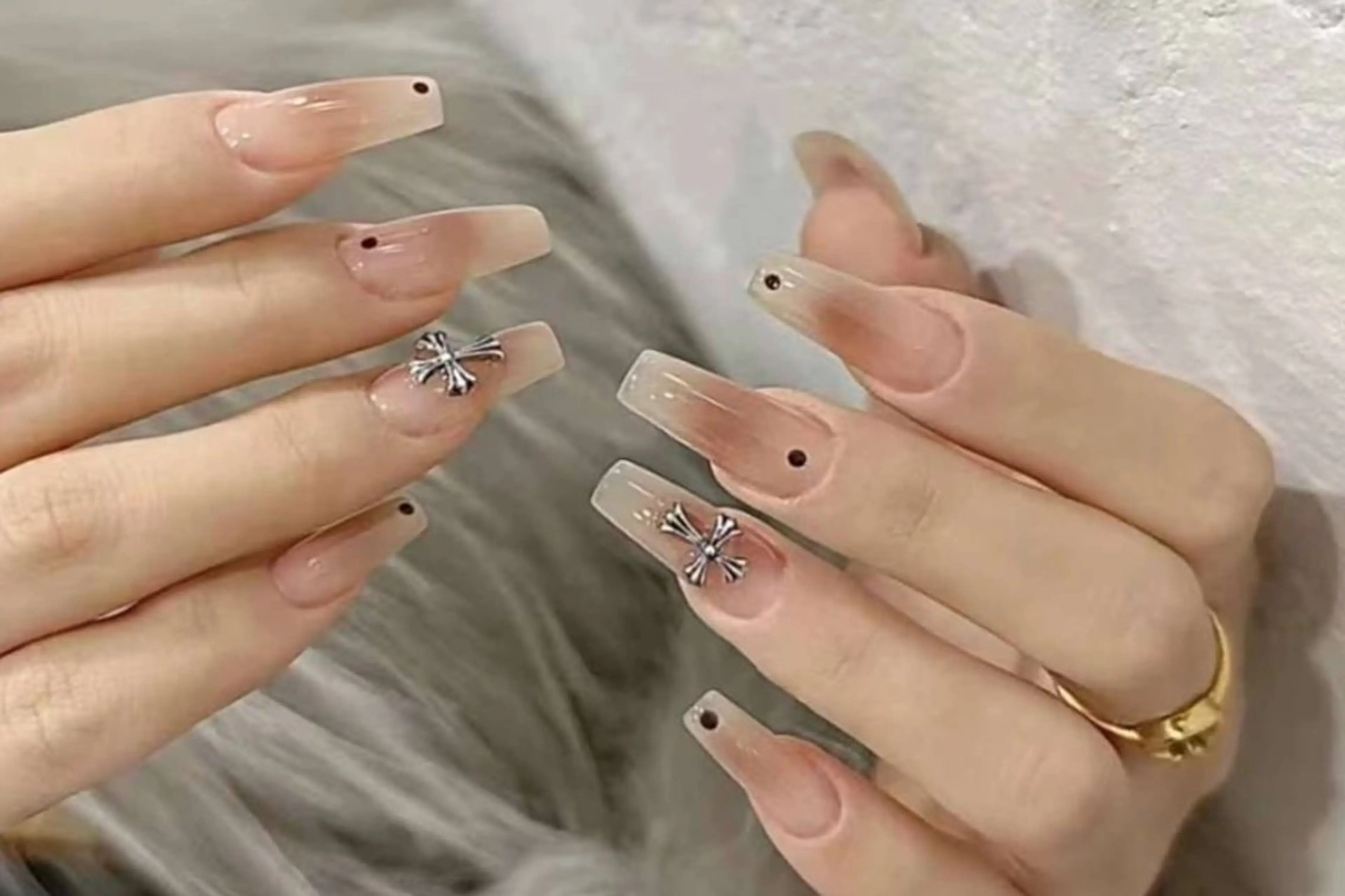 ネイル 横浜市中区曙町 E·U·Bネイルのネイルデザイン