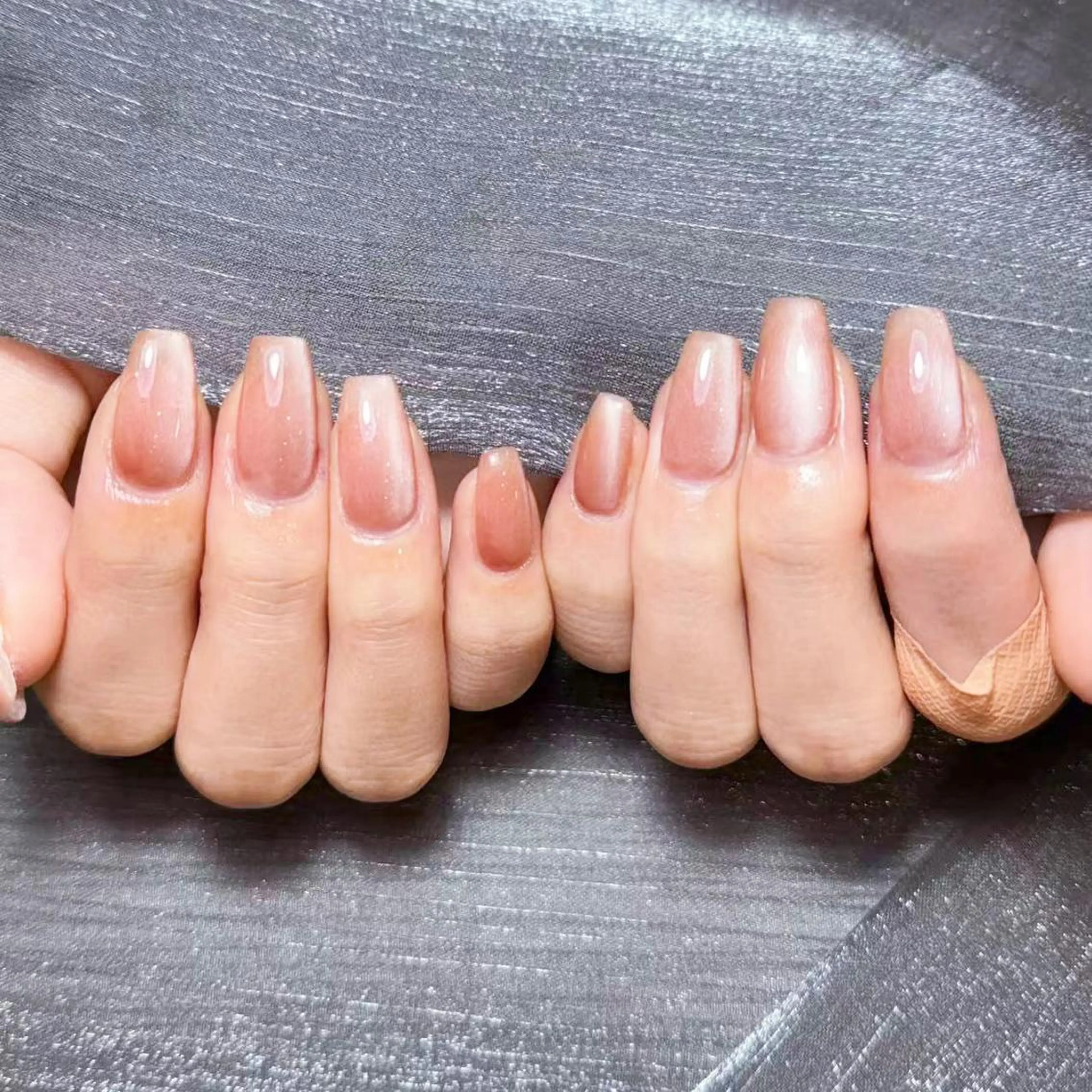 ネイル アートネイル オーロラネイル ガーリー キラキラネイル 韓国ネイル ハンドネイル Leah 💅のネイルデザイン