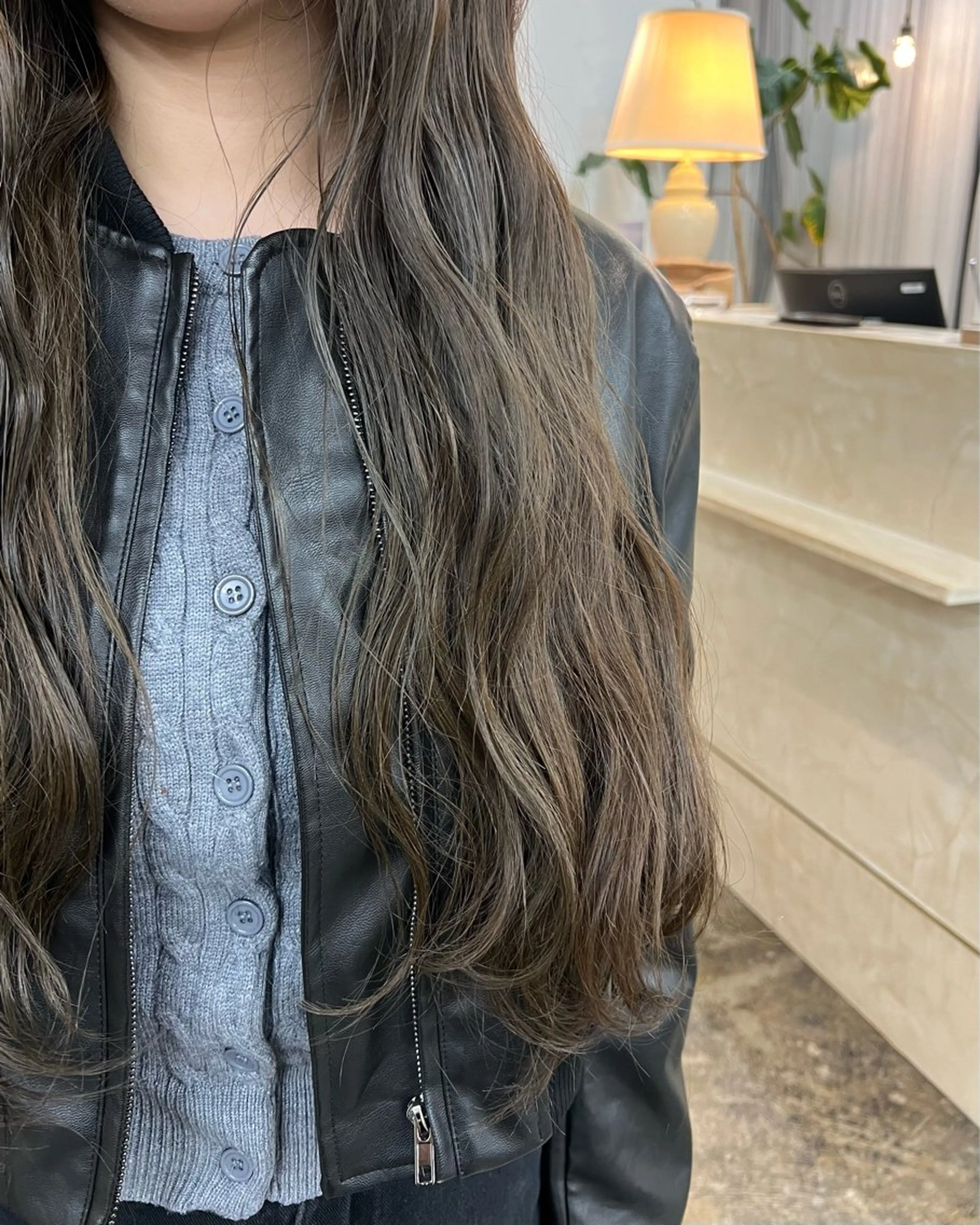 ロング カラー ブリーチ ブリーチなしカラー Terve. 赤松 メイのヘアスタイル