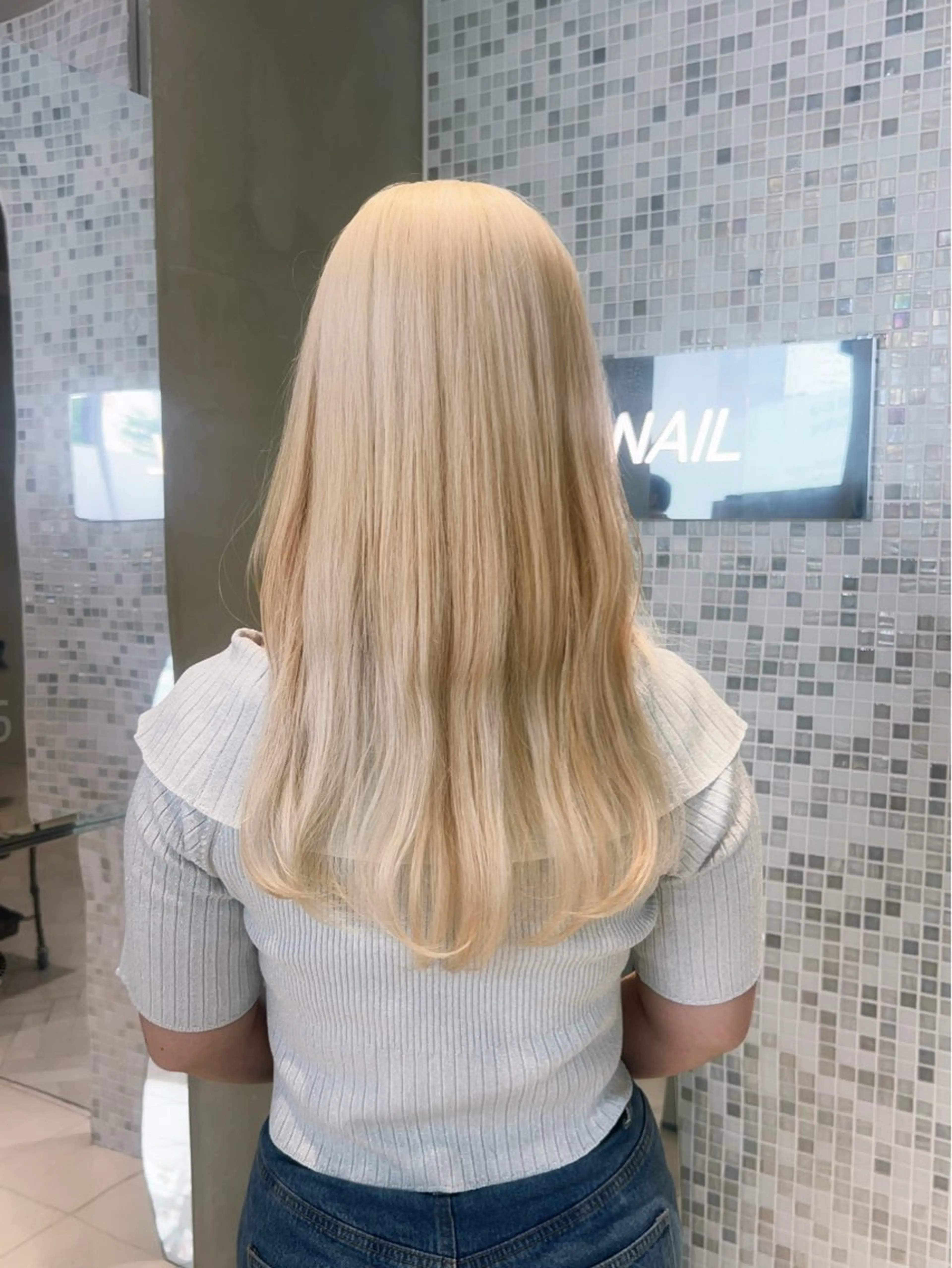 カラー 抜きっぱなしブロンド ブロンド ヘアカラー くすみカラー/ブリ ーチ seina★のヘアスタイル