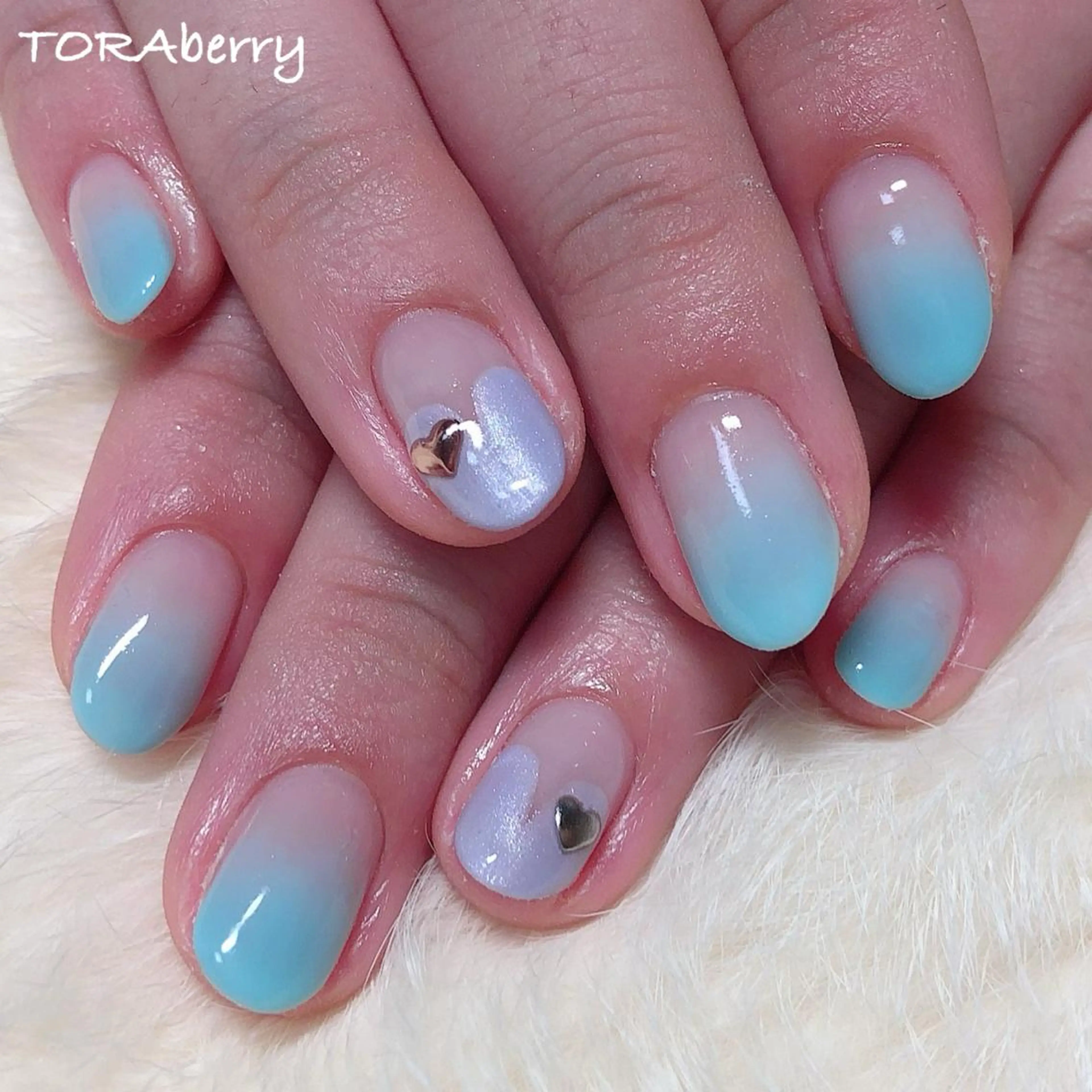 ネイル 水色 ハンドネイル ネイリスト なつみのネイルデザイン