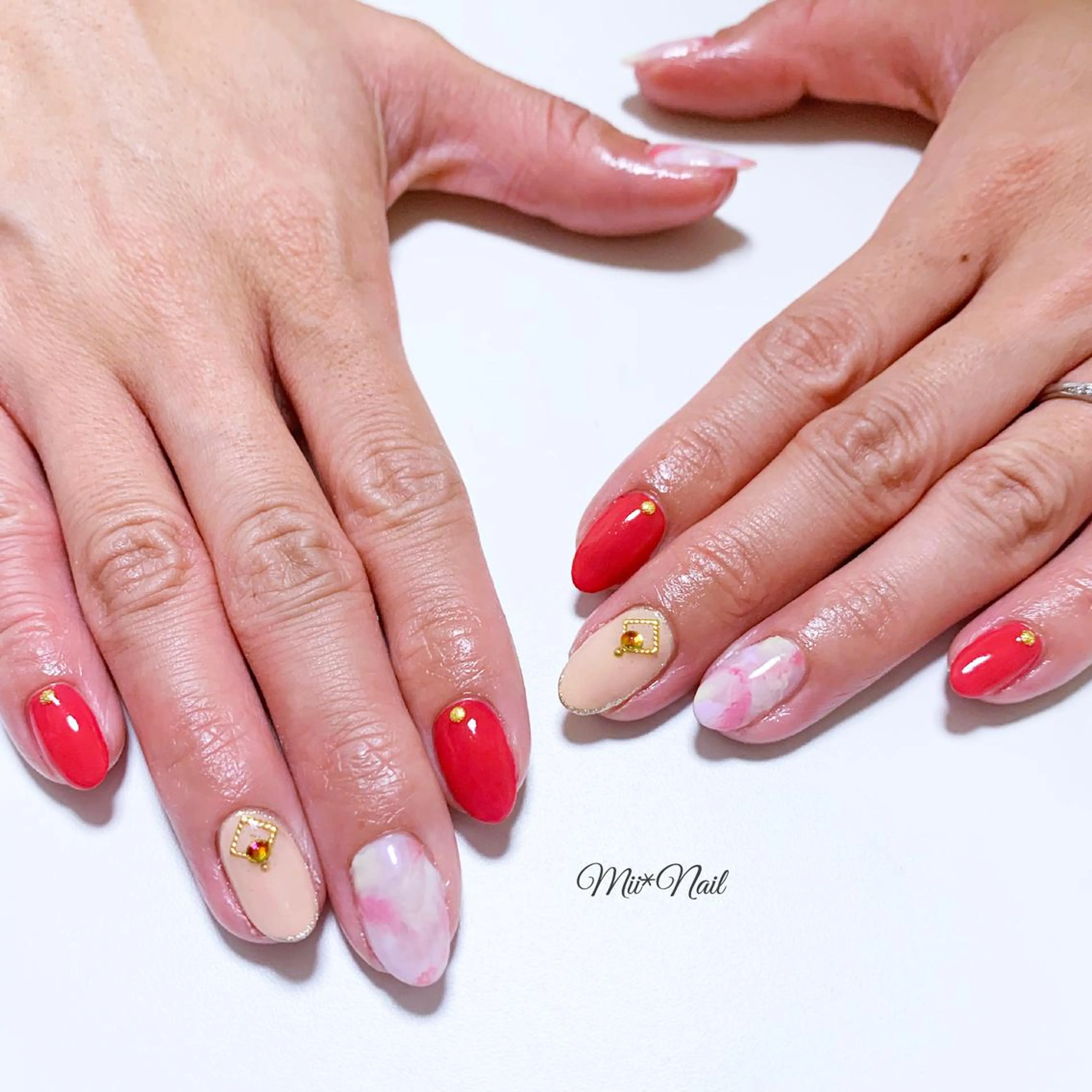 ネイル ストーンネイル MII*NAIL／ 美フォルムsalonのネイルデザイン