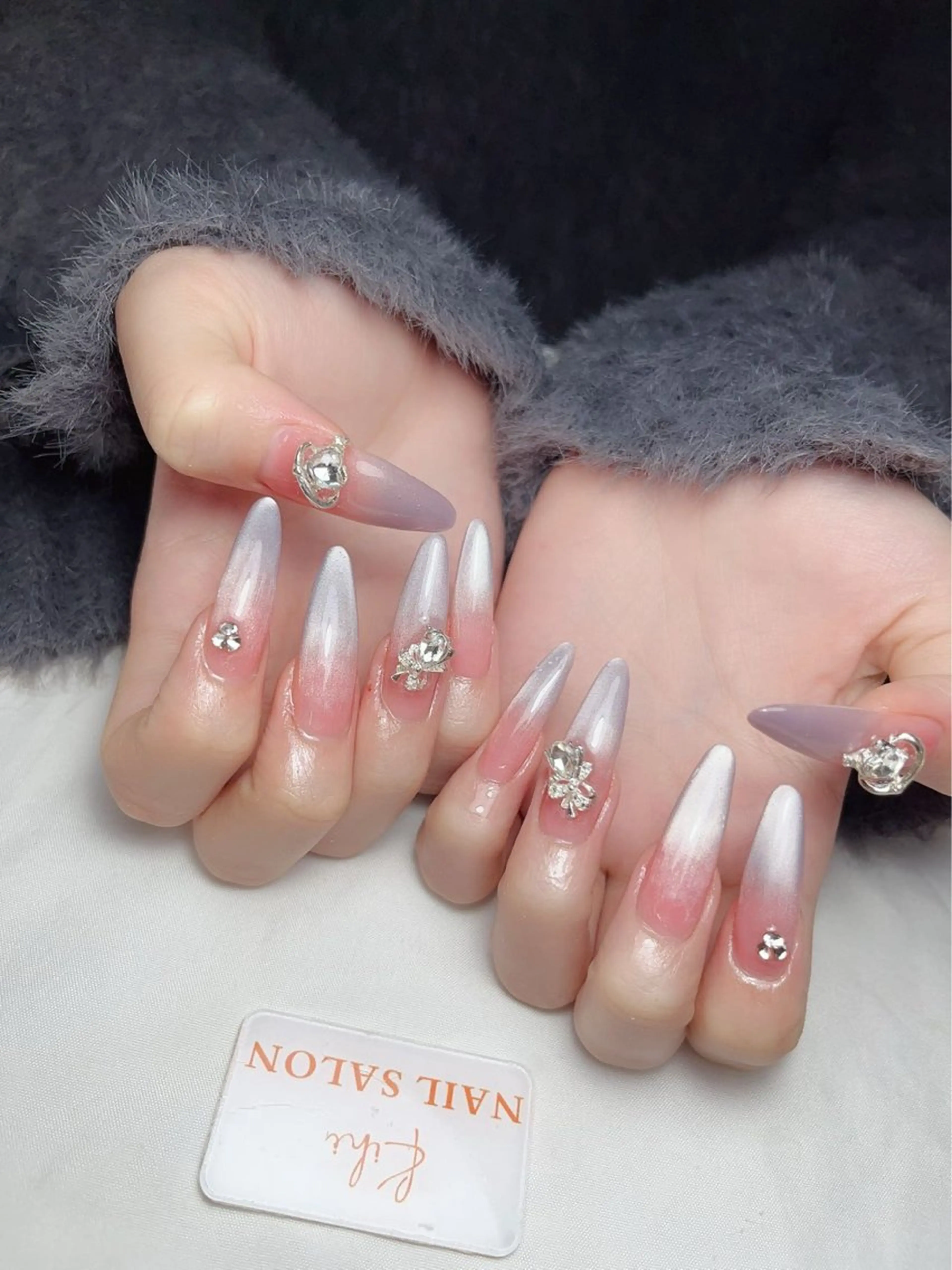 ネイル アートネイル フレンチネイル ジェルネイル グラデーション 韓国ネイル ハンドネイル 💕鈴木ユリ パラジェル/オフ無料のネイルデザイン