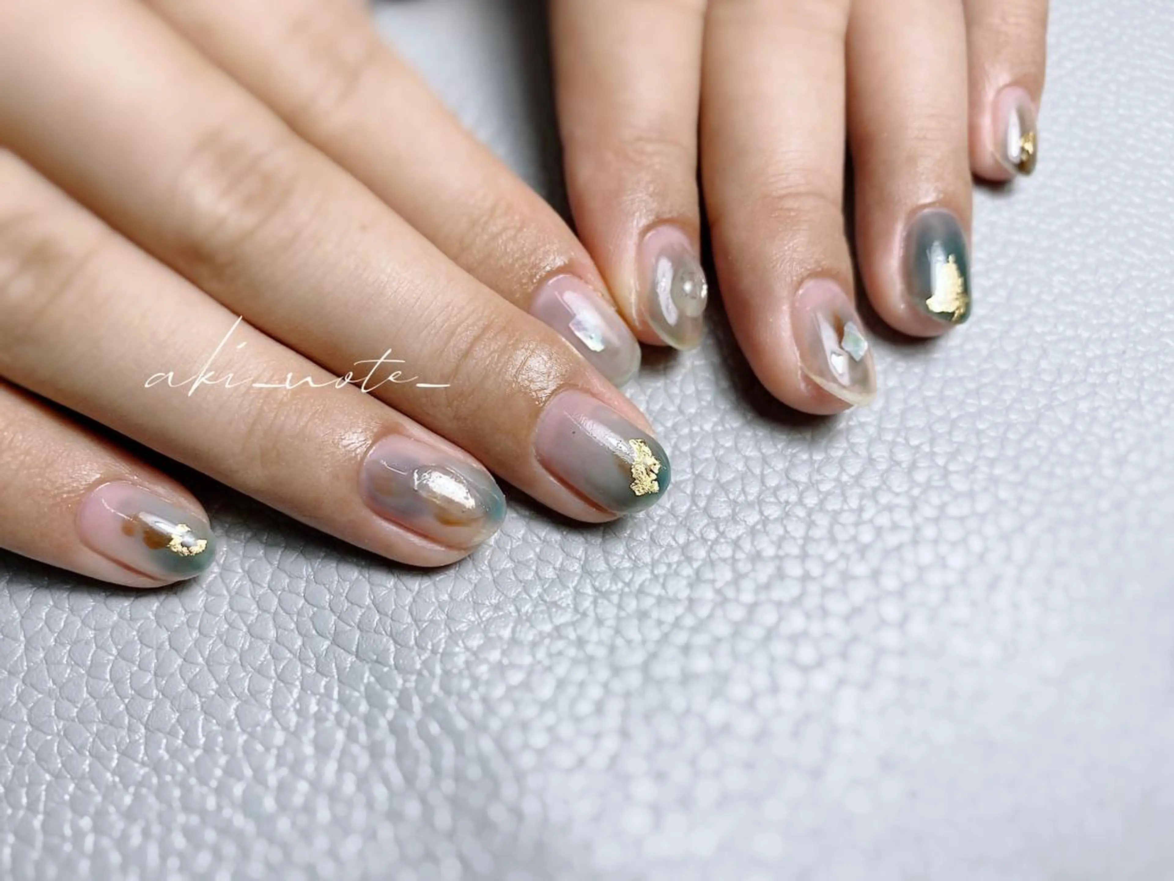 ネイル グリーン ニュアンスネイル ハンドネイル フットネイル GRANDE大須 栄/店長 aki🌙のネイルデザイン