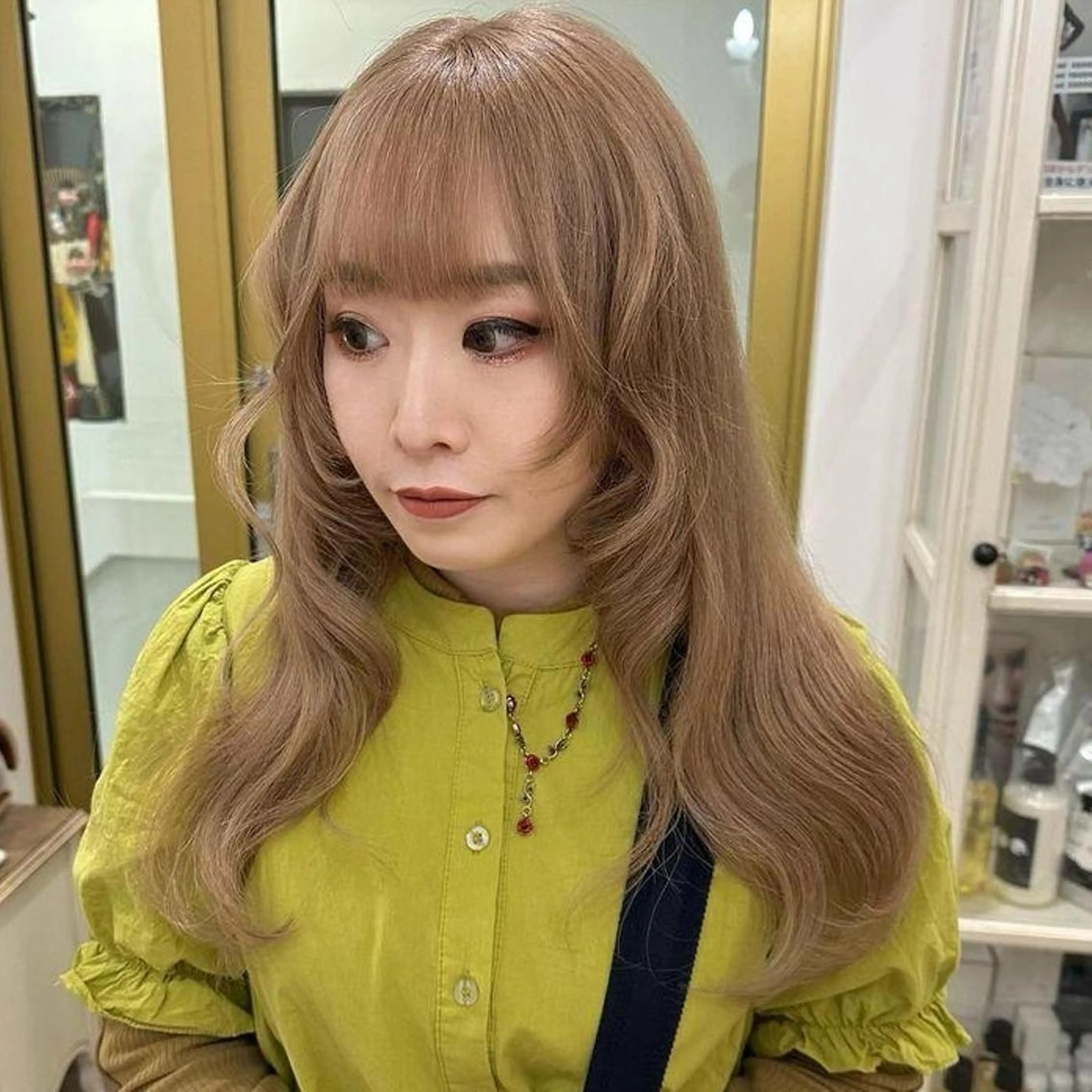 ロング カラー ベージュカラー ブリーチ ミルクティーベージュ ORIKA 美容室のヘアスタイル