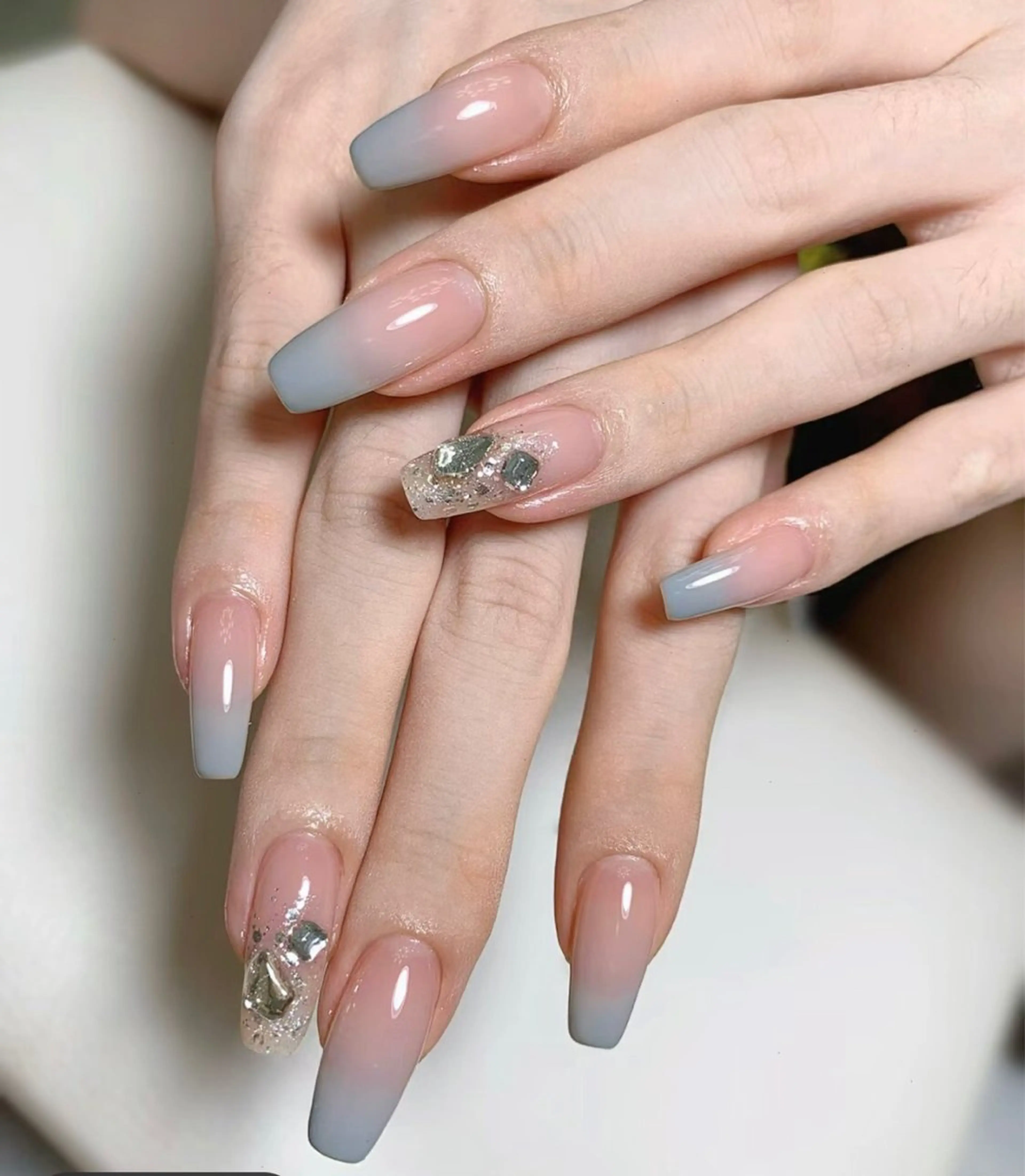 カラー ハンドネイル エリ🫧 nail池袋東口のネイルデザイン