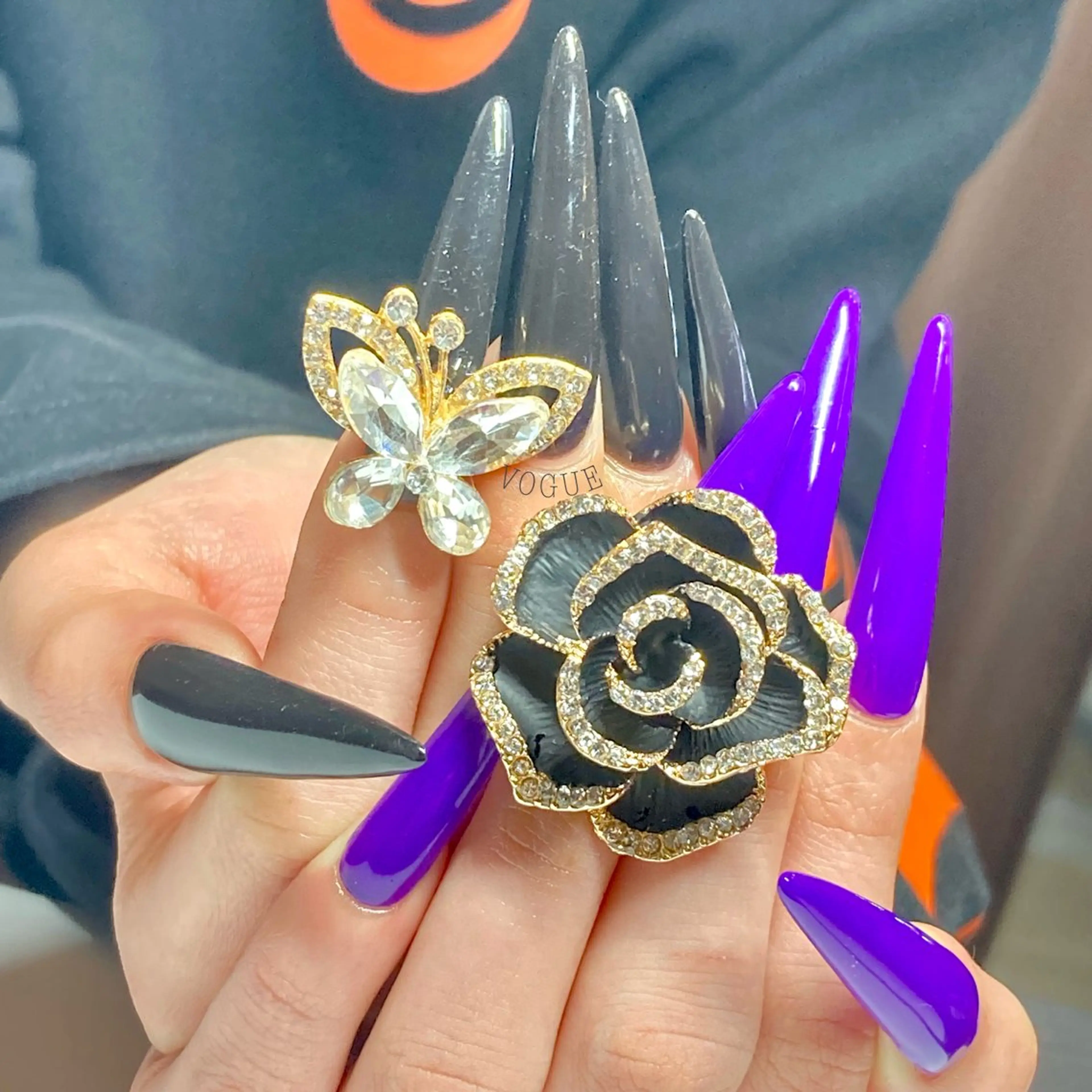 ネイル ハンドネイル VOGUE ×SWANのネイルデザイン