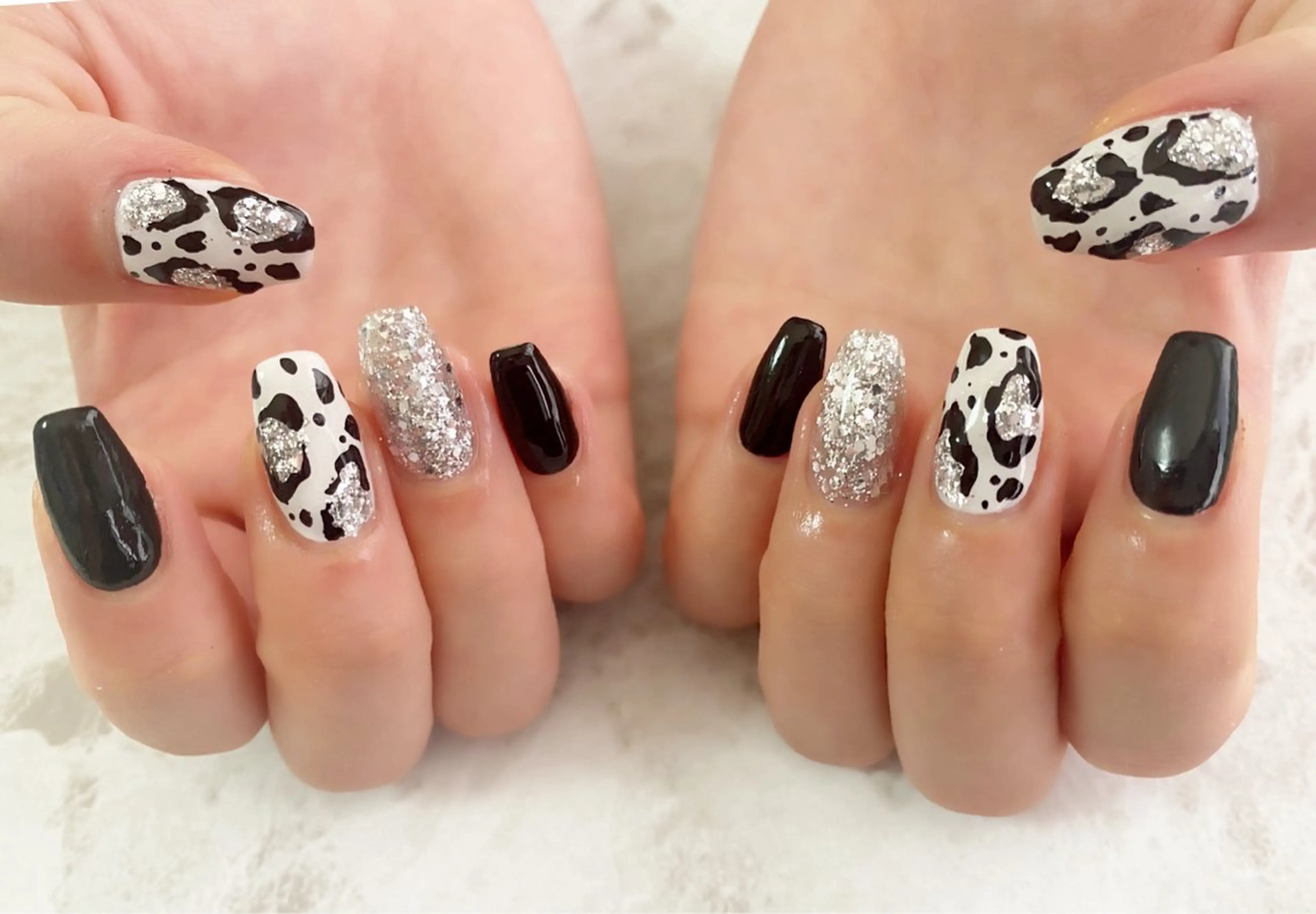ネイル アニマル柄 キラキラネイル 持ち込み nail salon Lianのネイルデザイン