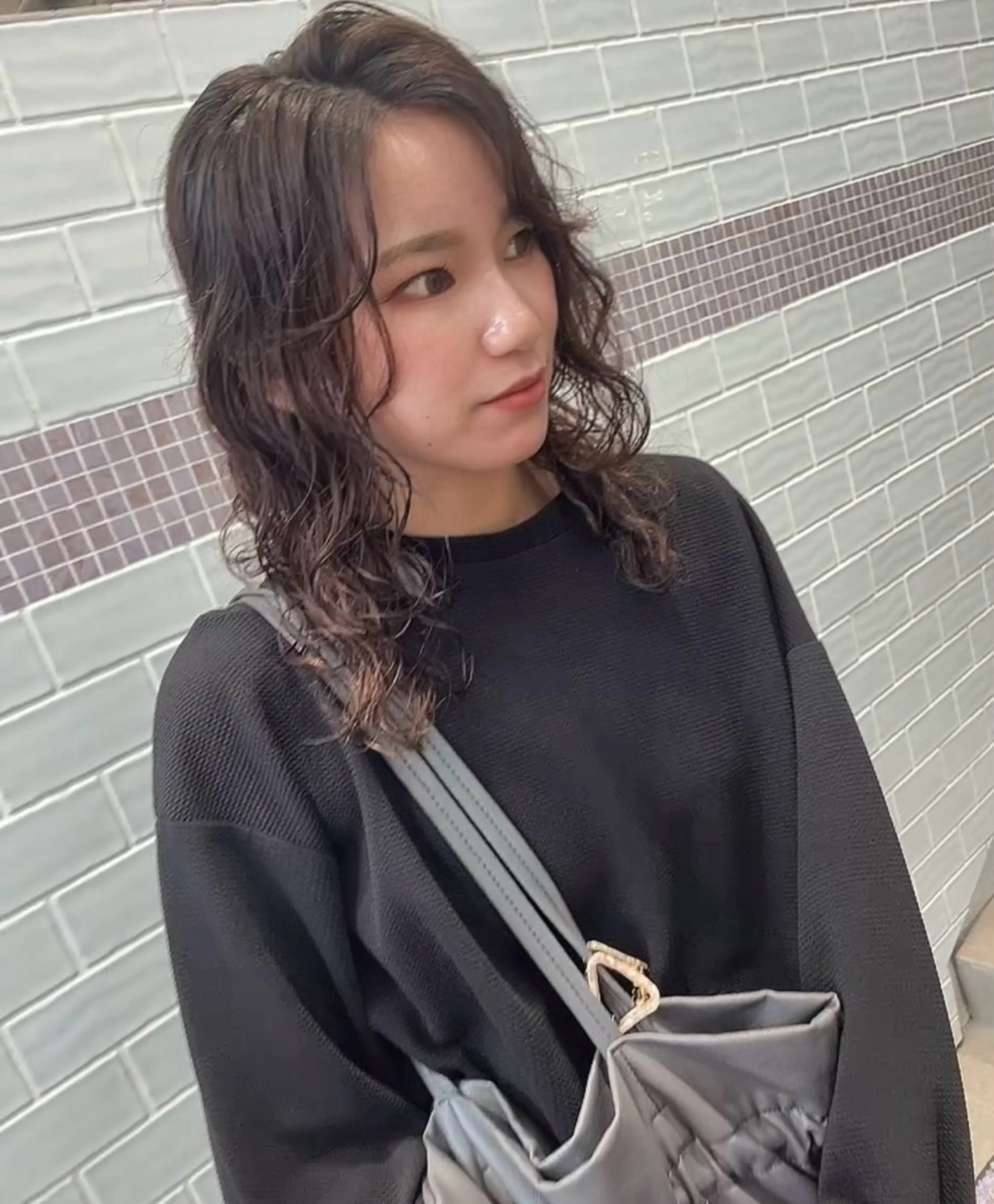 ロング カラー パーマ ロングレイヤー グレージュ レイヤーカット ロング ウルフカット 福見 美保のヘアスタイル