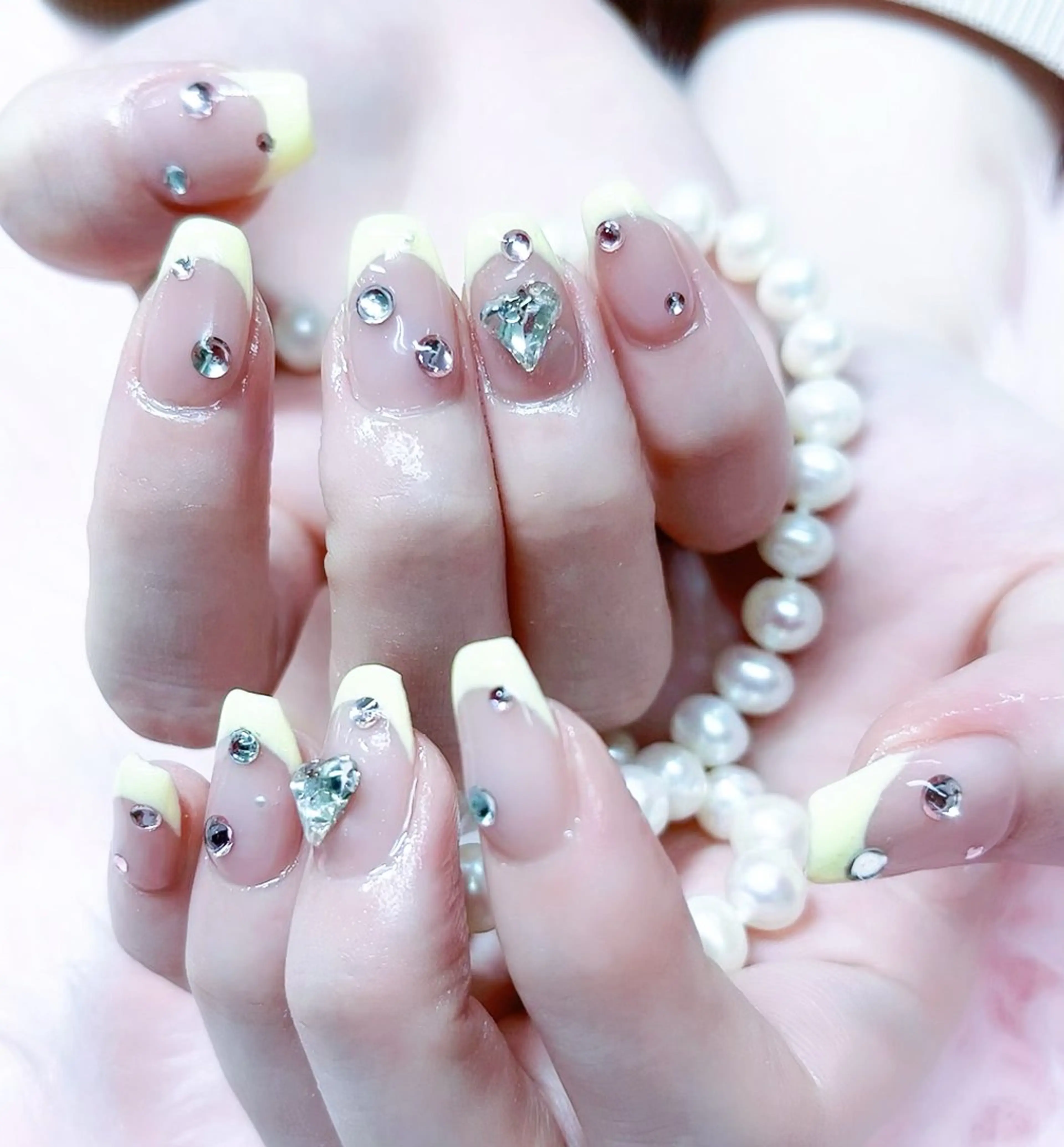 ネイル ハンドネイル MoonNail ユリ🌸のネイルデザイン