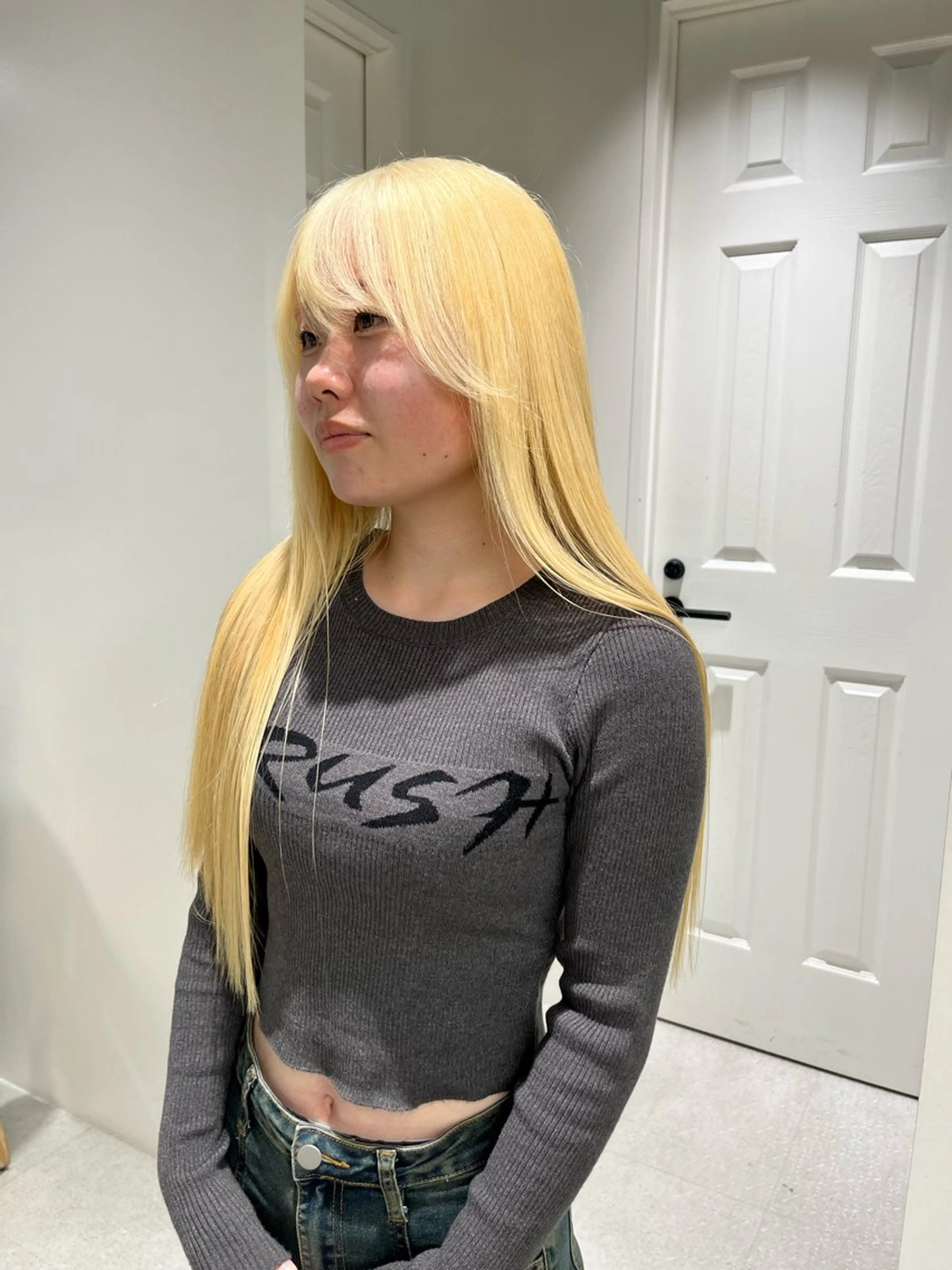 ロング カラー ヘアアレンジ 抜きっぱなしブロンド ブロンド ホワイトブロンド ヘアカラー mai🤍縮毛酸性ス トレート/アイリストのヘアスタイル