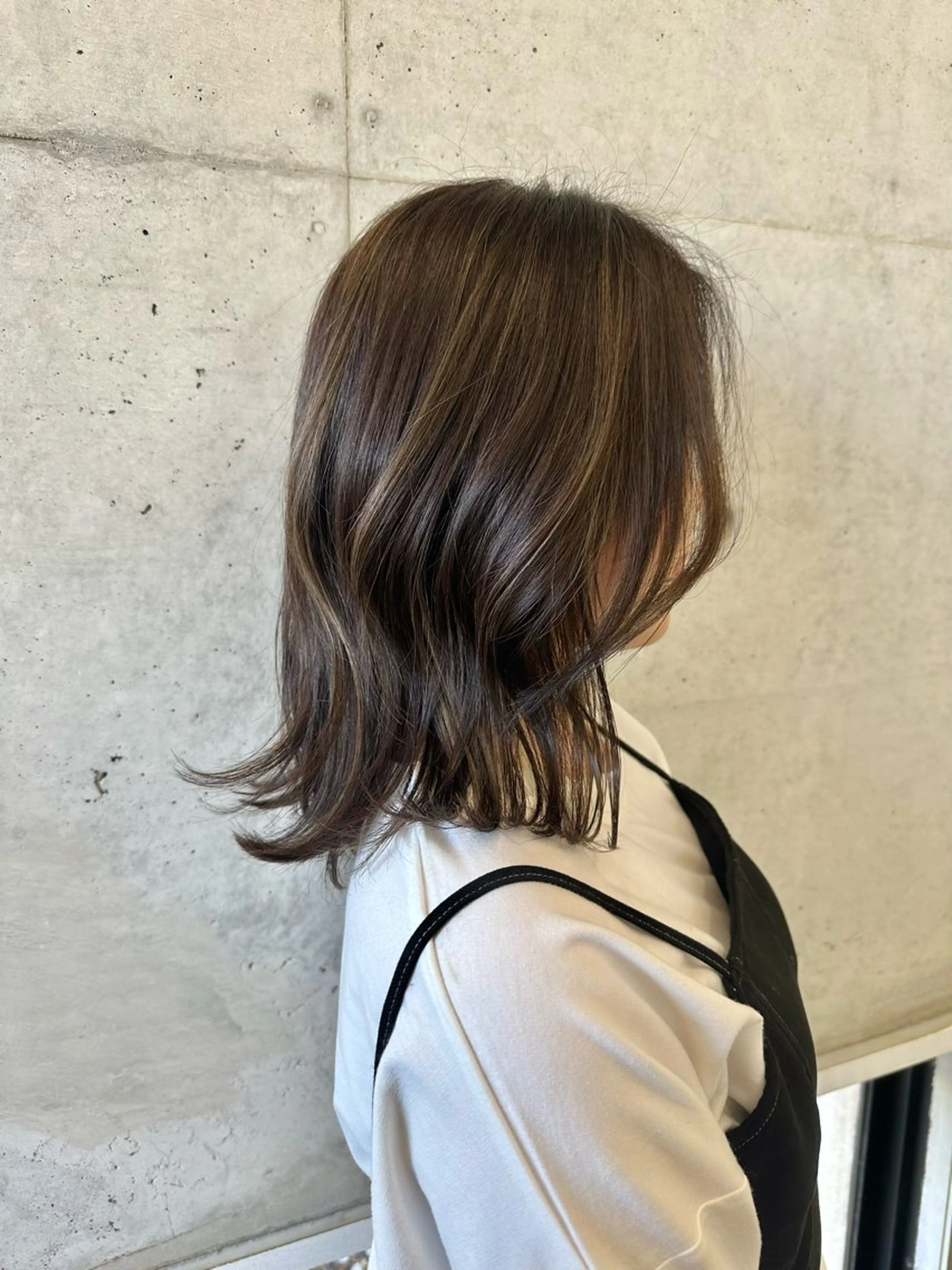 ミディアム カラー ベージュカラー ハイライトカラー ハイライト ヘアカラー 🩵LOMARLIE 倉敷KARIN🩵のヘアスタイル
