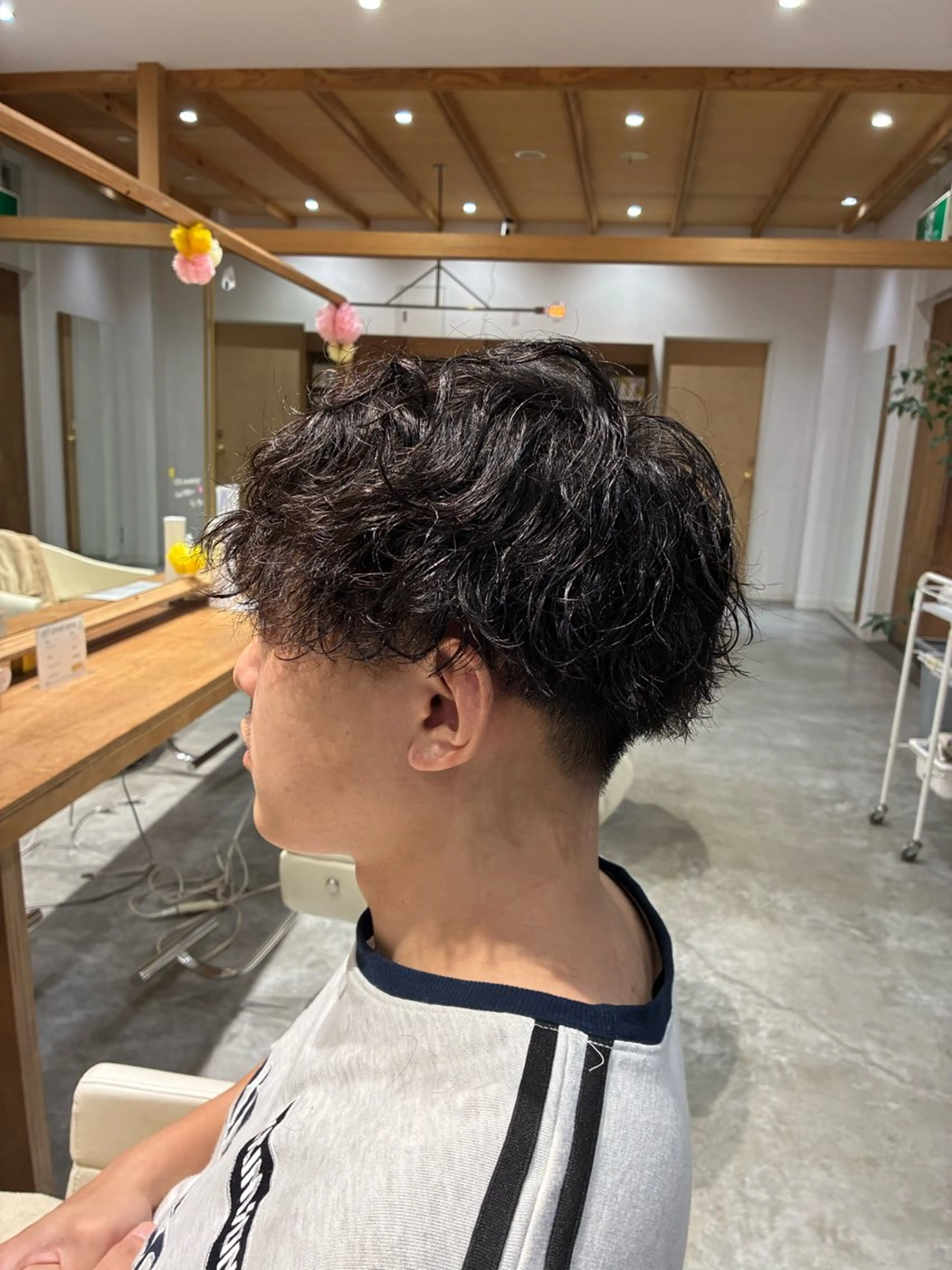 ショート パーマ メンズ フェードカット メンズインナーカラー メンズパーマ スパイキーショート メンズウルフカット カット パーマ 佐藤 悠生 メンズパーマ.カットのヘアスタイル