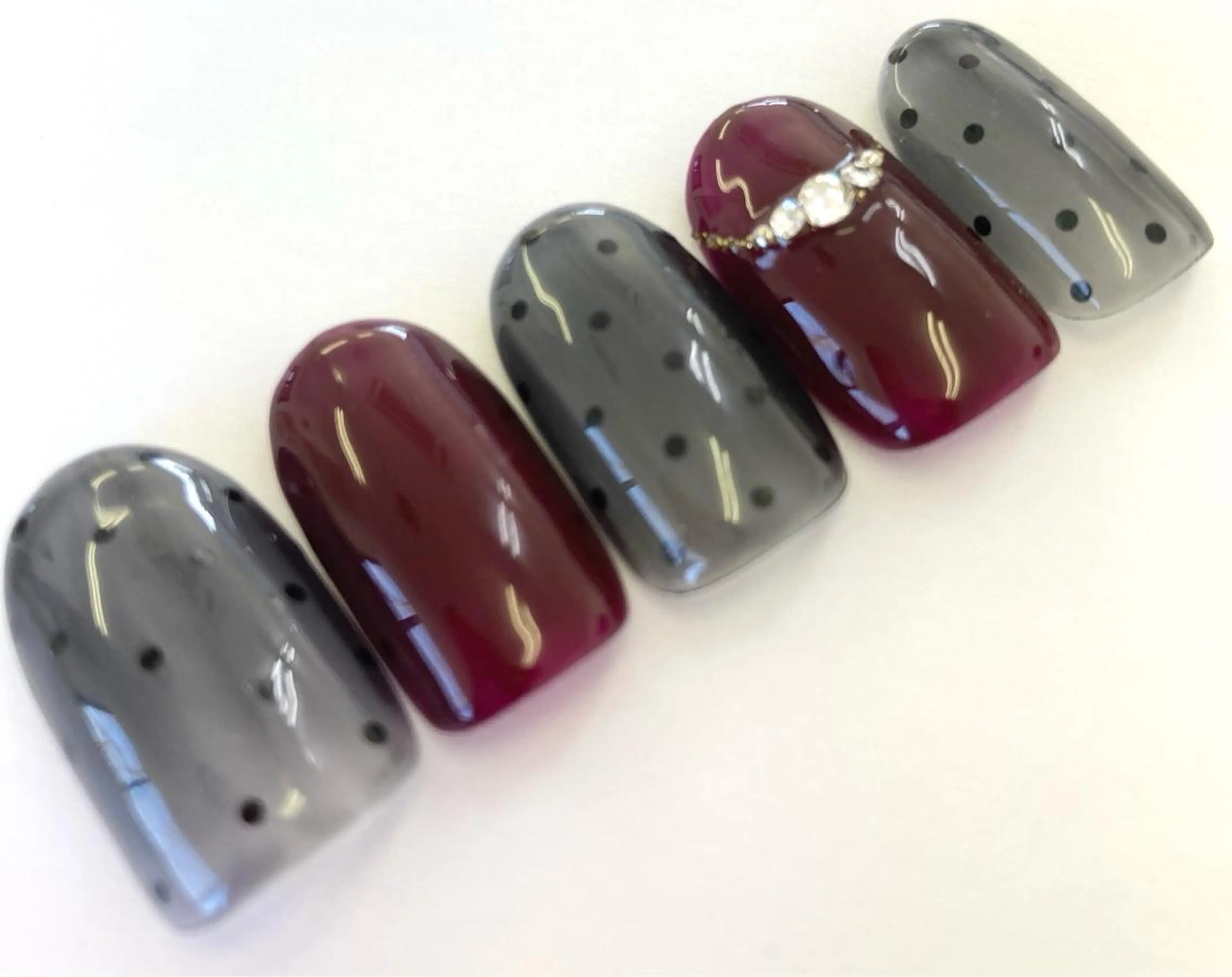 ネイル 手書きが得意🖌️ Y’s  nailのネイルデザイン