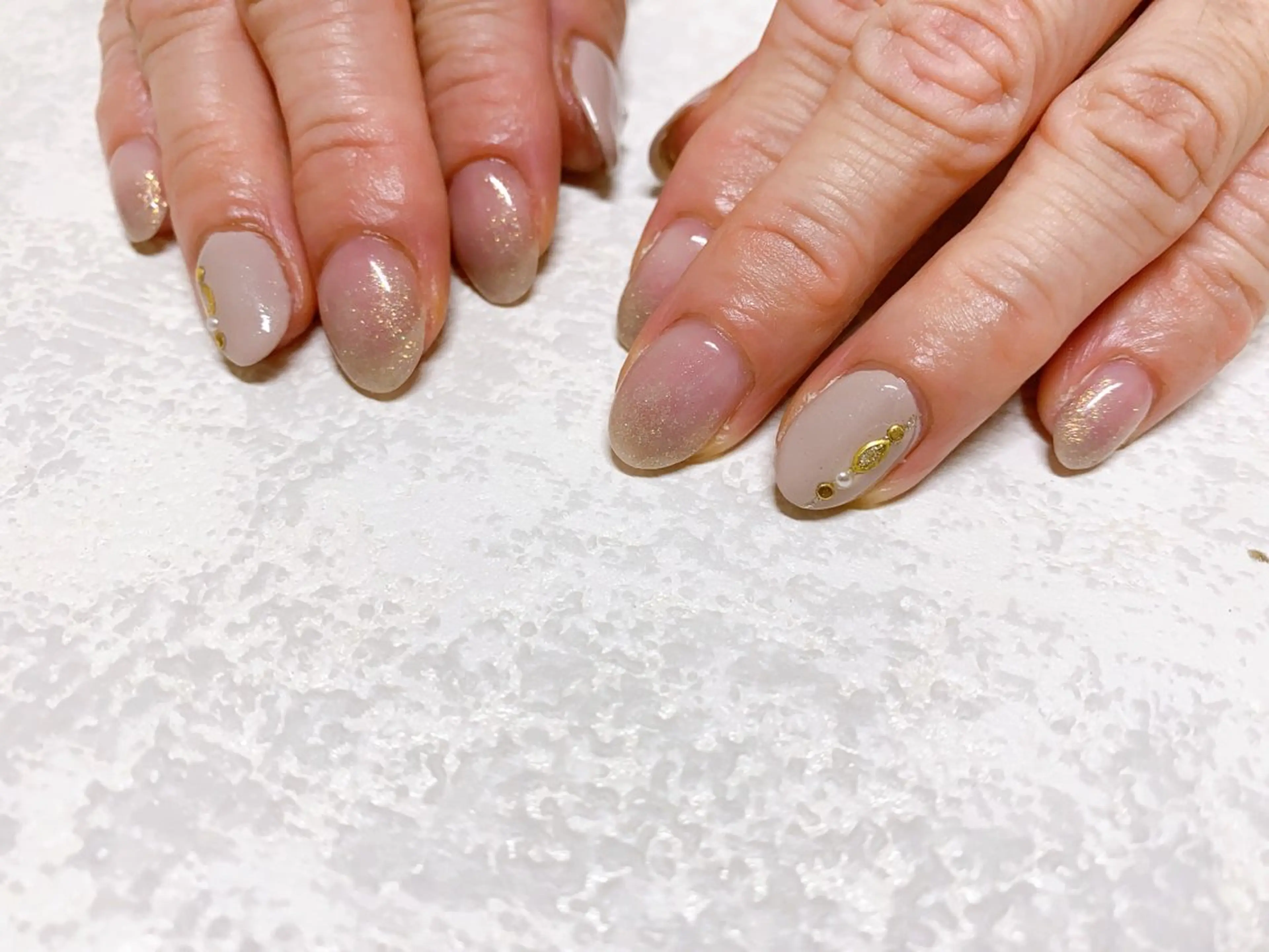 ネイル オーロラネイル フラワーネイル フットネイル フレンチネイル ジェルネイル mogunail &blowのネイルデザイン