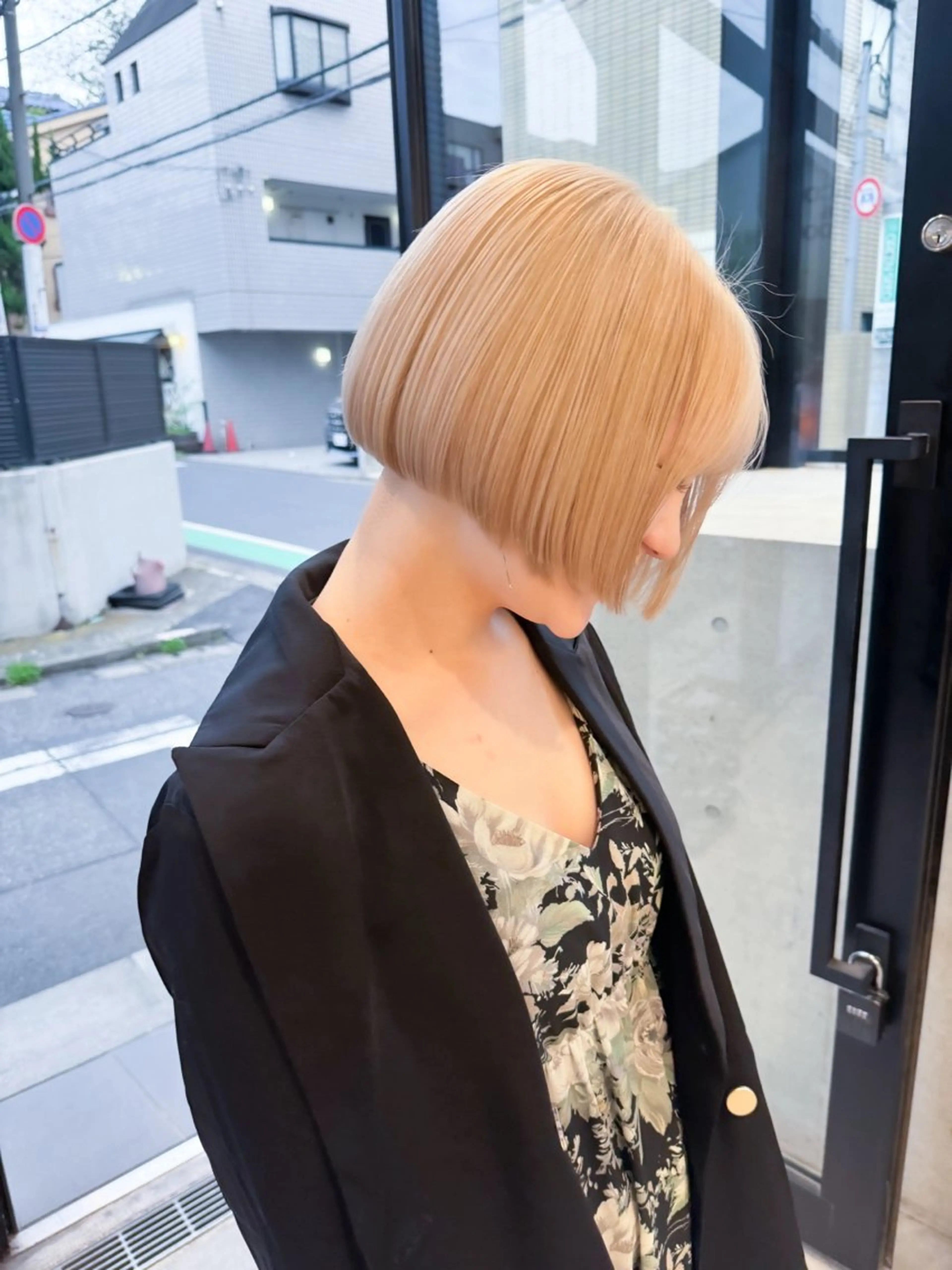 ショート カラー ヘアアレンジ ミニボブ/ブリーチ 🌈MISATOのヘアスタイル