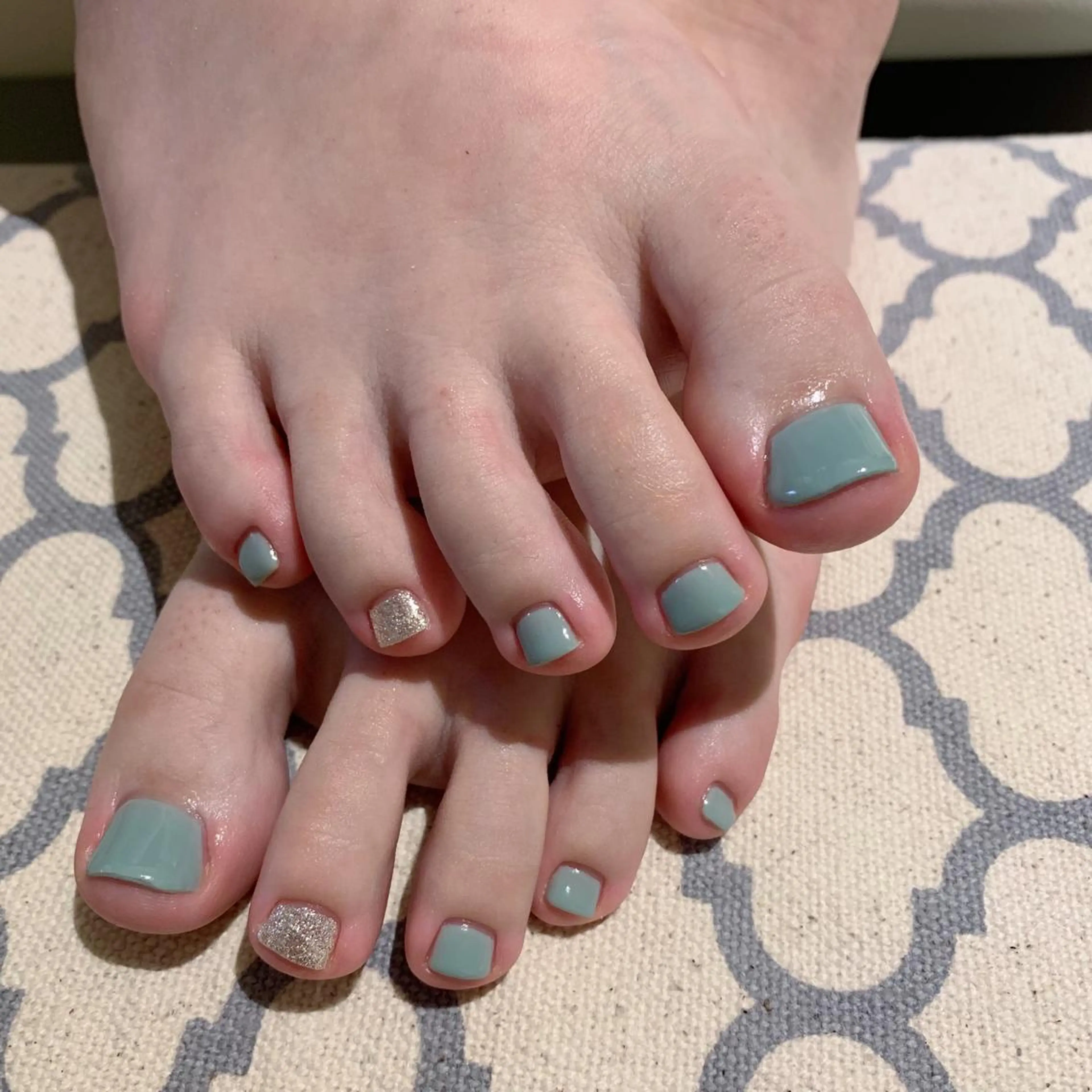 ネイル フットネイル ジェルネイル ラメ(グリッター) ワンカラーネイル パラジェル フットネイル 鈴木 里奈のネイルデザイン