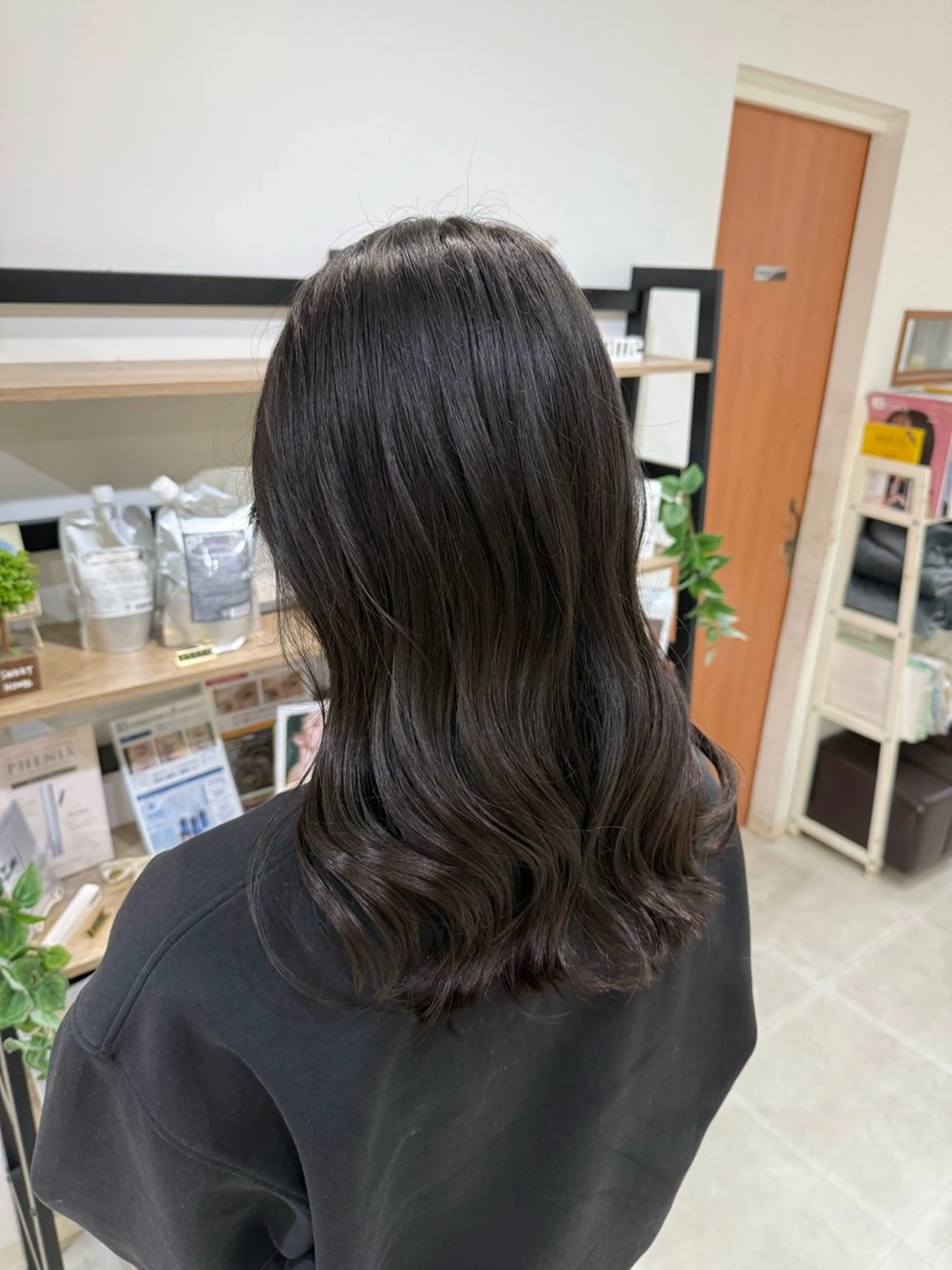 セミロング 島 歩那のヘアスタイル