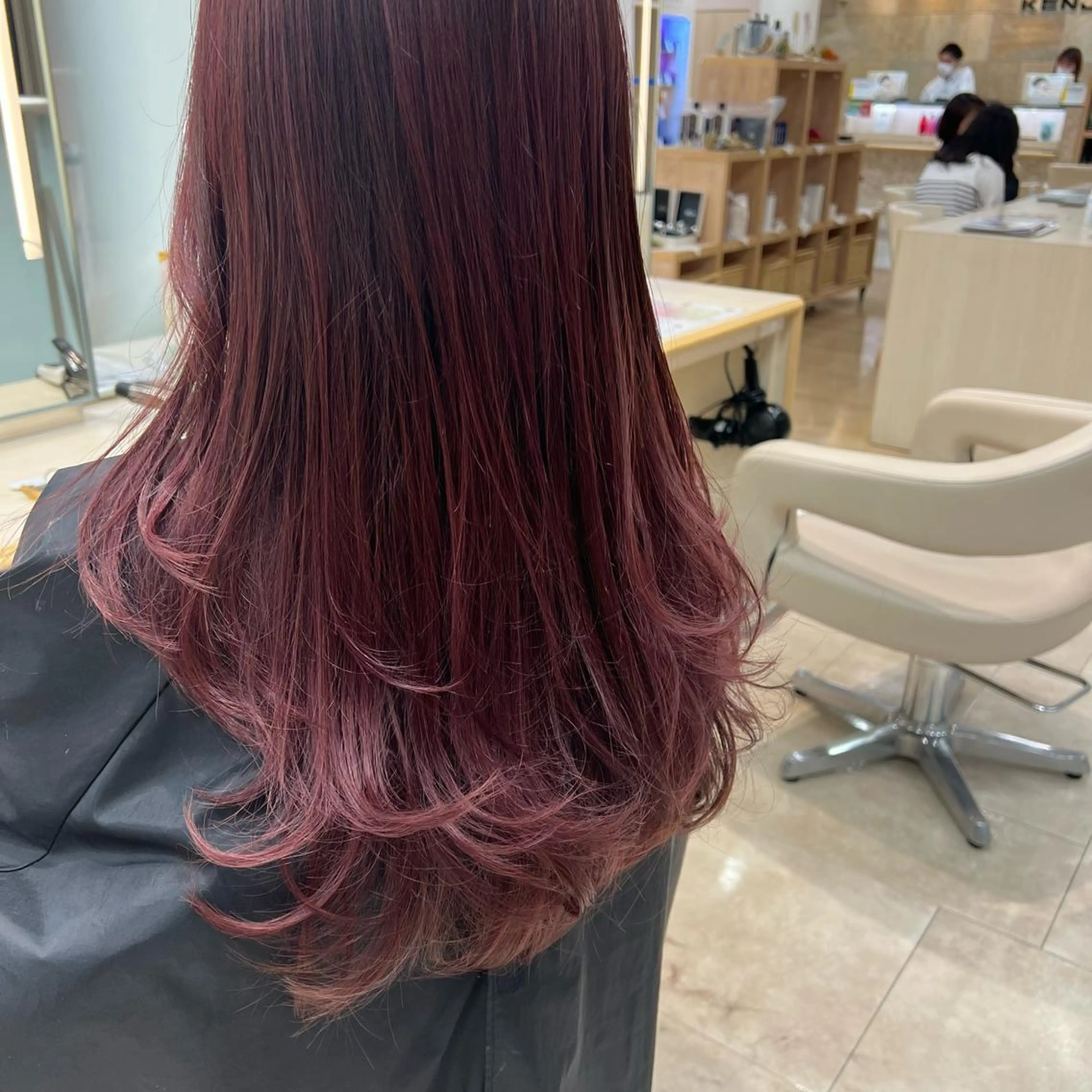 ロング カラー ピンクカラー レイヤーカット カット ヘアカラー トリートメント 盛れるレイヤーカット 得意🌹井上美沙のヘアスタイル