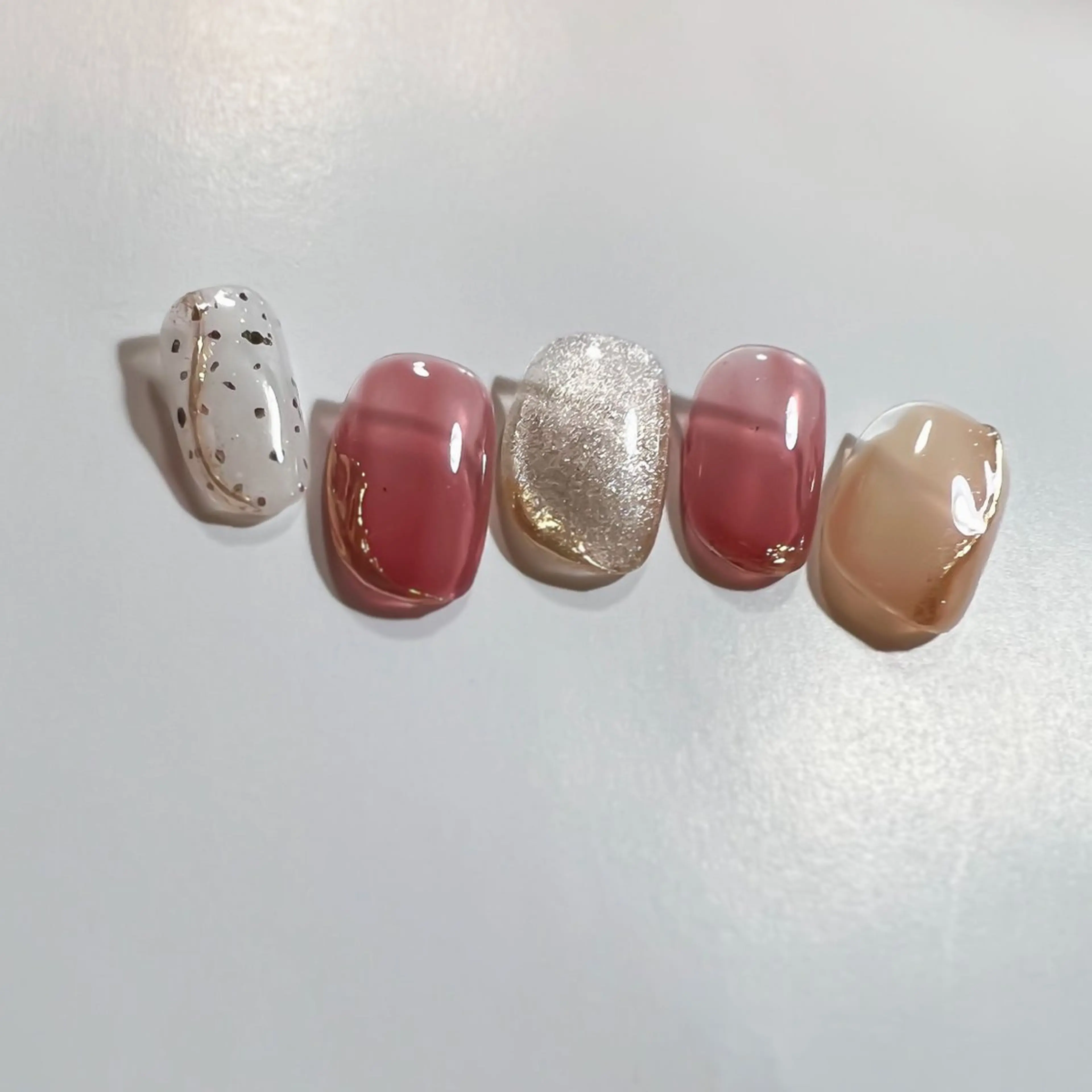 ネイル ボルドー ミラーネイル ニュアンスネイル ハンドネイル pointillé .ayaのネイルデザイン