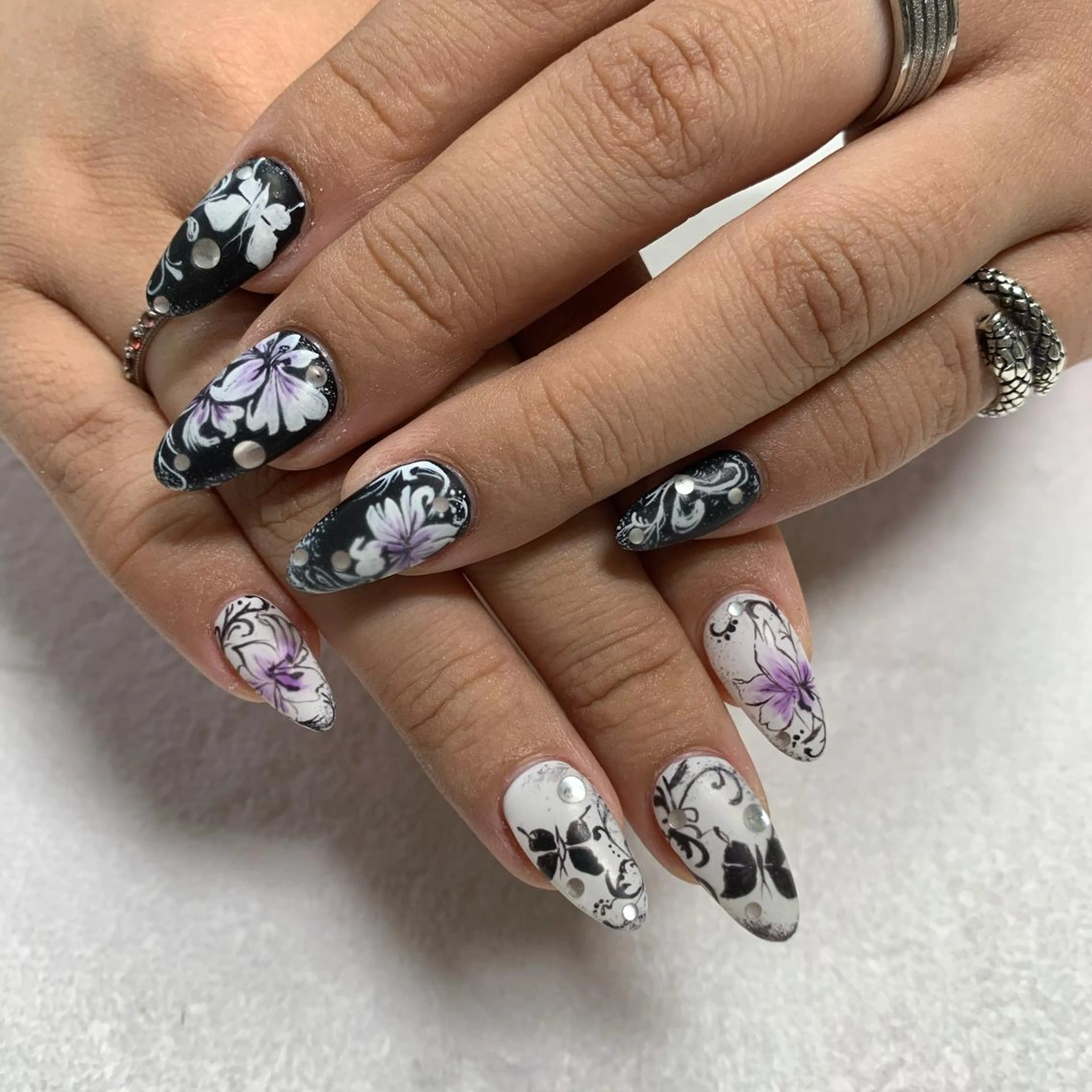 ロング カラー ネイル フラワーネイル Greace  la vieのネイルデザイン