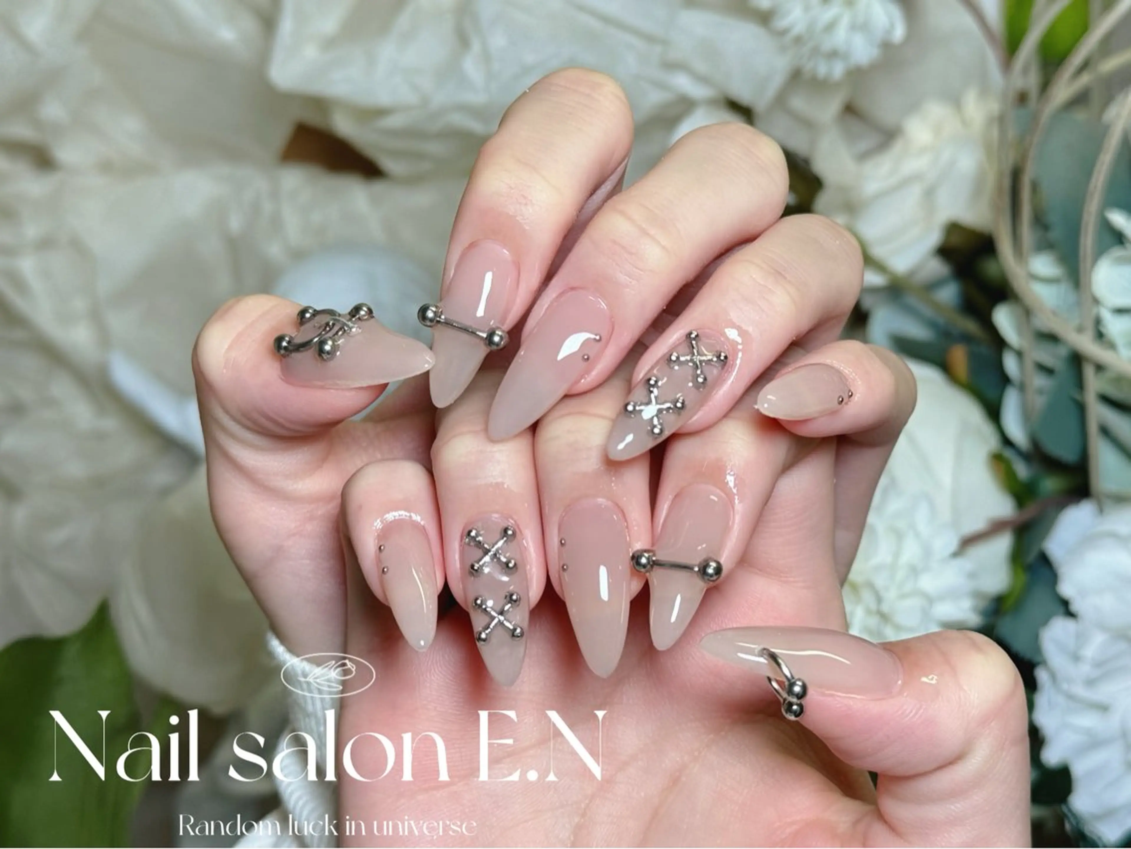 ネイル アートネイル オーロラネイル ブラウン クリアネイル フレンチネイル ハンドネイル E.N🦋 長さ出し/持ち込みのネイルデザイン