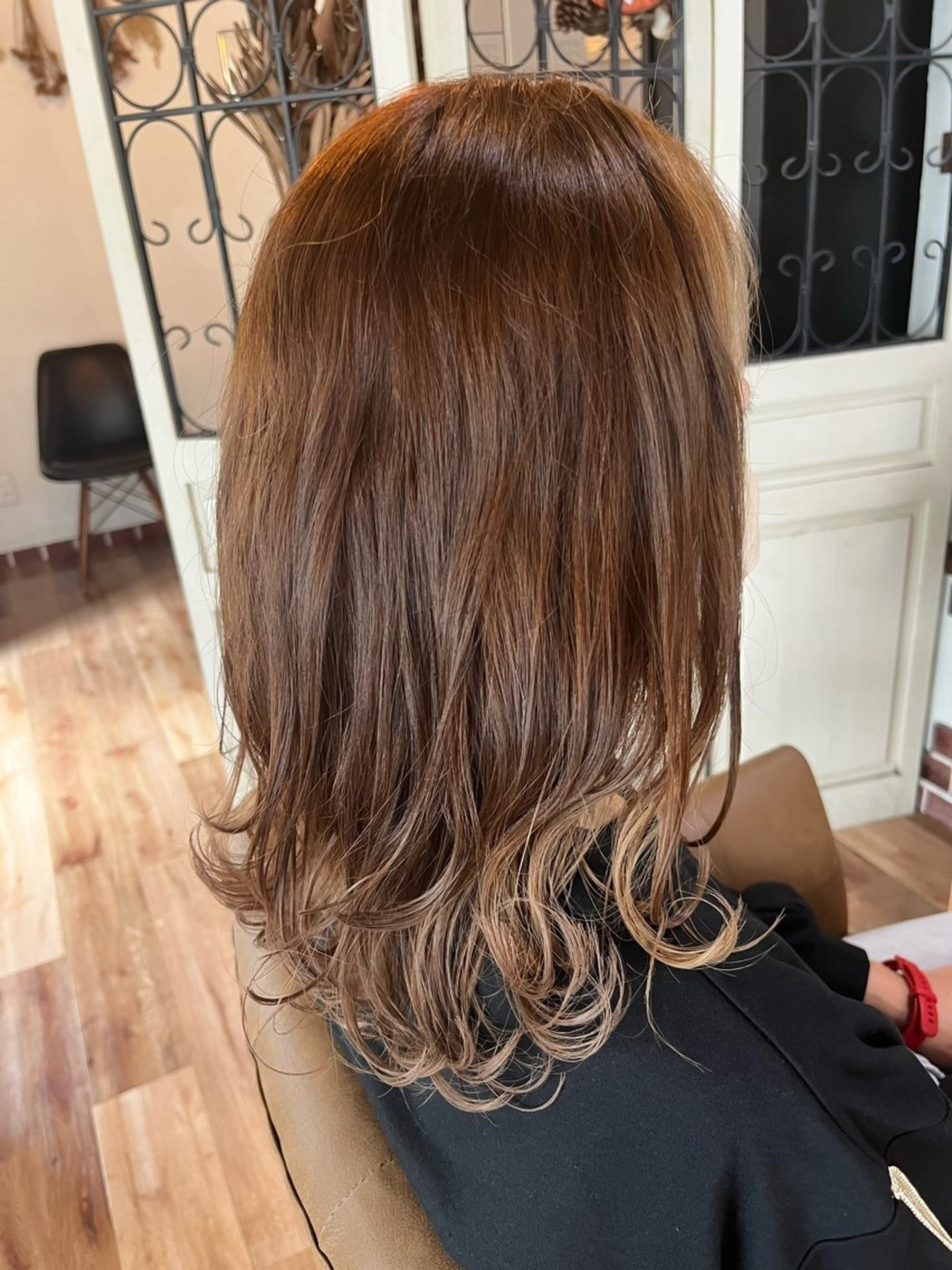 ロング ヘアカラー ブリーチ・カットモデ ル募集中🫧高口小春のヘアスタイル