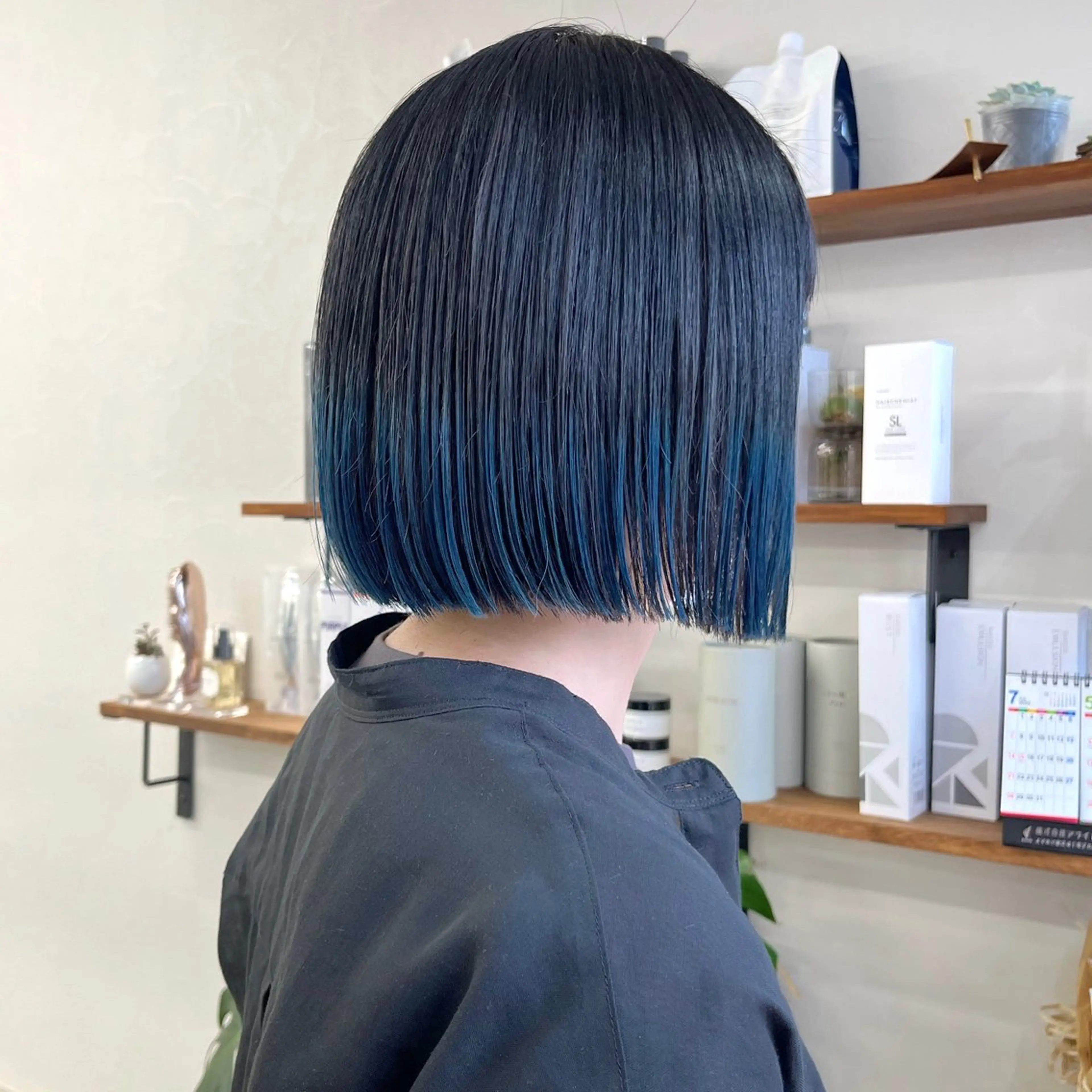 ショート カラー ブリーチ グラデーションカラー ブリーチなしカラー ボブ レイヤーカット カット ヘアカラー トリートメント 初めてのショート お任せください✂️のヘアスタイル