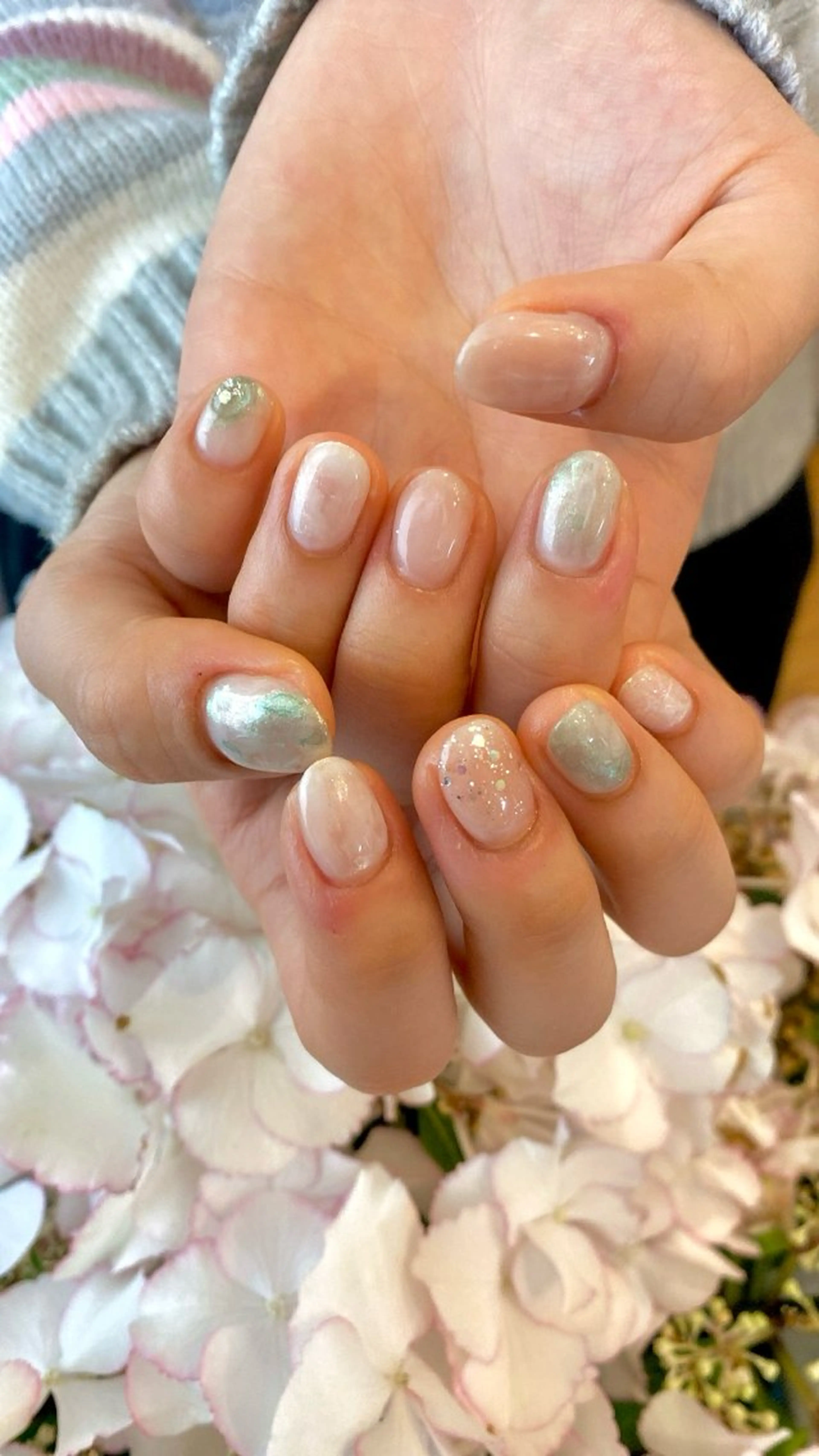 ネイル ニュアンスネイル ハンドネイル crystal ⭐︎ colorのネイルデザイン